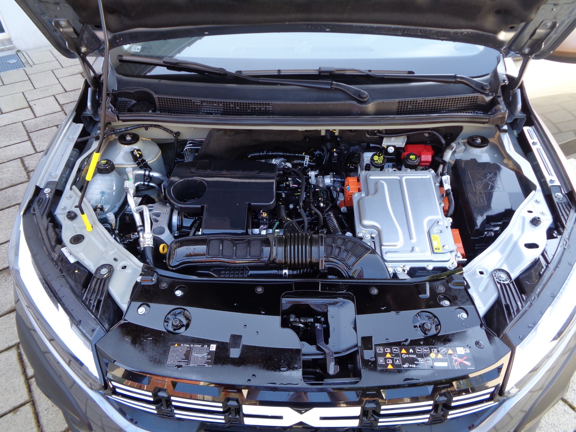DACIA Jogger HEV 140 Extreme+-image-18