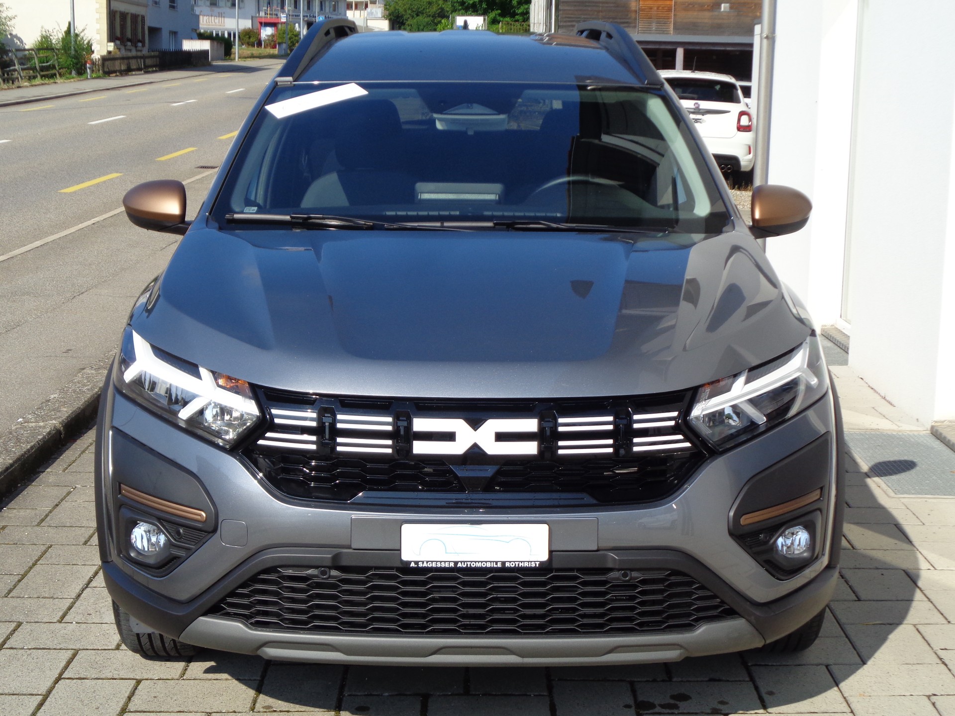 DACIA Jogger HEV 140 Extreme+-showroom-element-2