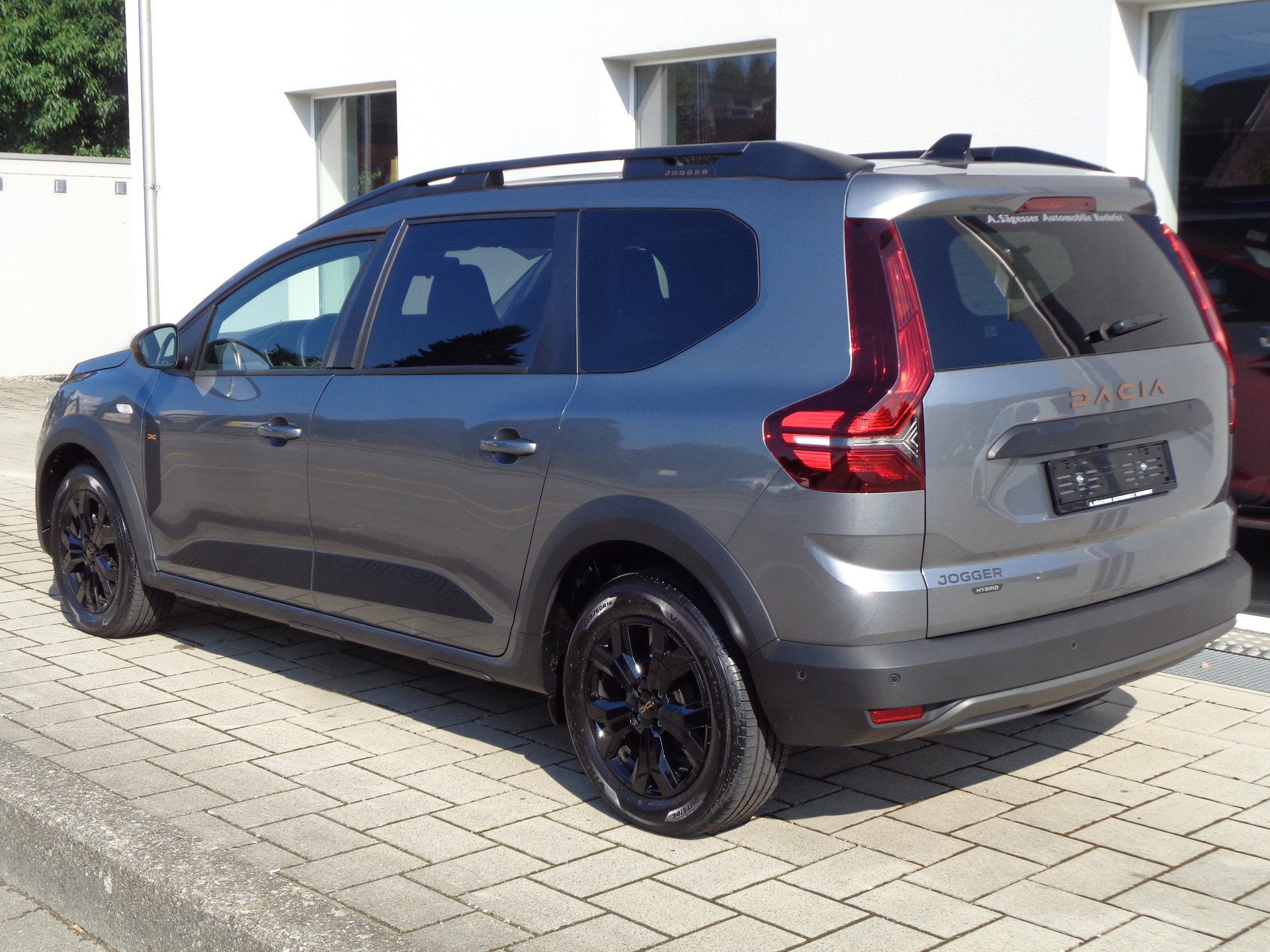 DACIA Jogger HEV 140 Extreme+-image-4