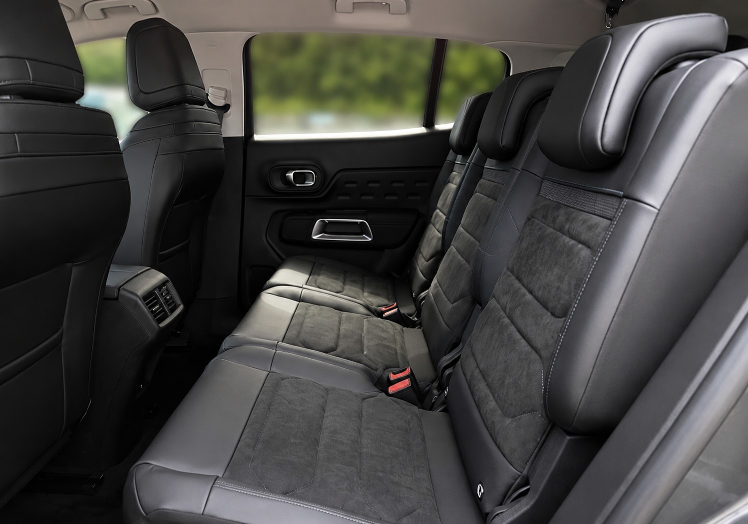 CITROEN C5 Aircross 1.2 HEV Max TOP Ausstattung-image-5