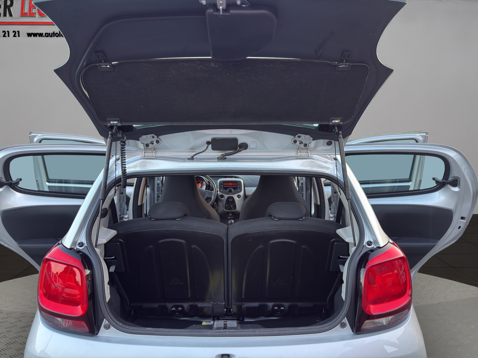 CITROEN C1 1.0 e-VTi Stop&Start Shine Airscape-image-18