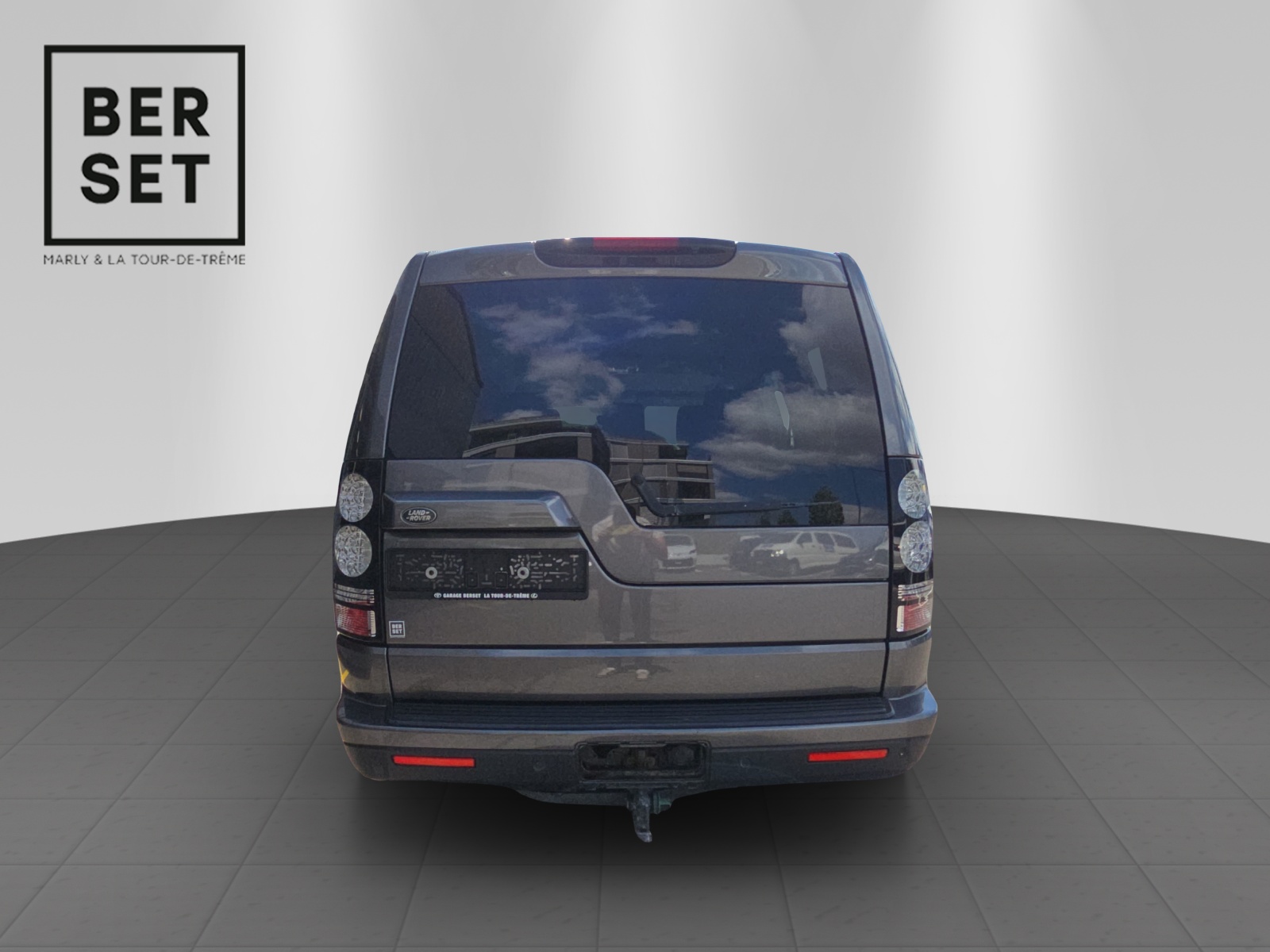 LAND ROVER Discovery 3.0 TDV6 210 Graphite-showroom-element-3