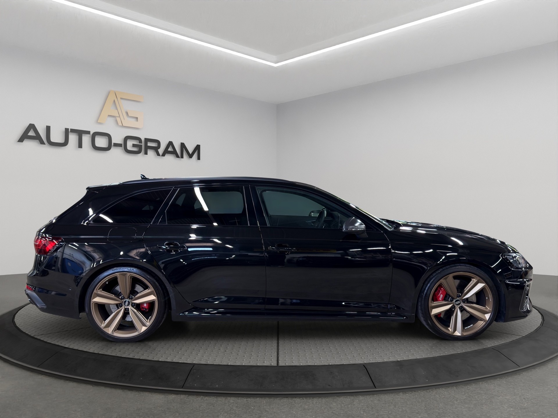 AUDI RS4 Avant quattro tiptronic-image-5