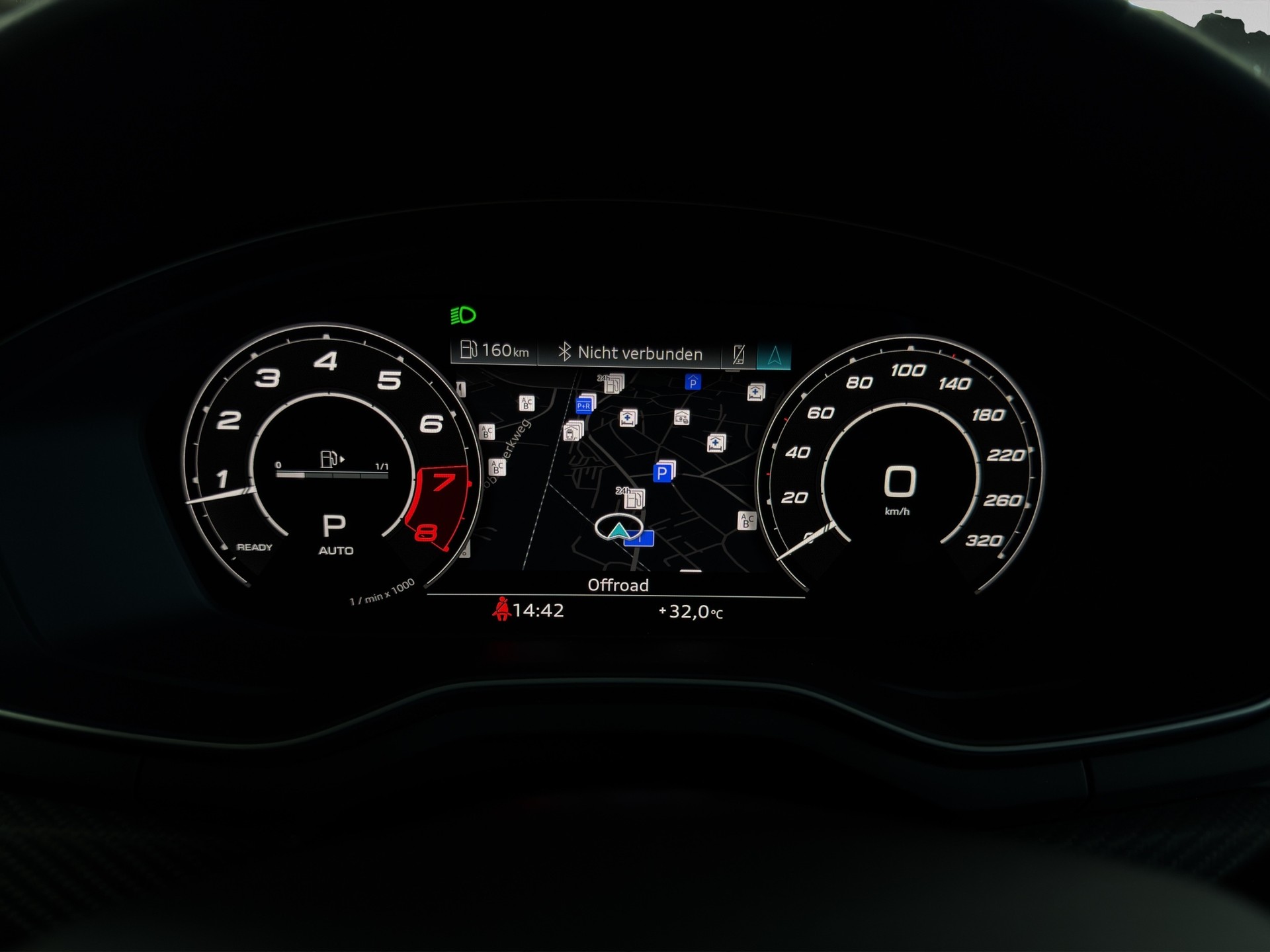 AUDI RS4 Avant quattro tiptronic-image-16