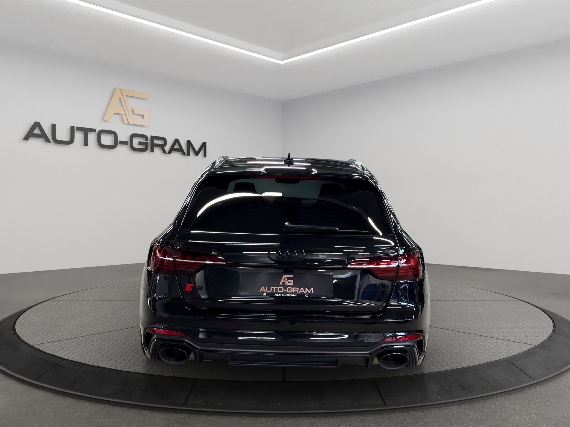 AUDI RS4 Avant quattro tiptronic-showroom-element-3