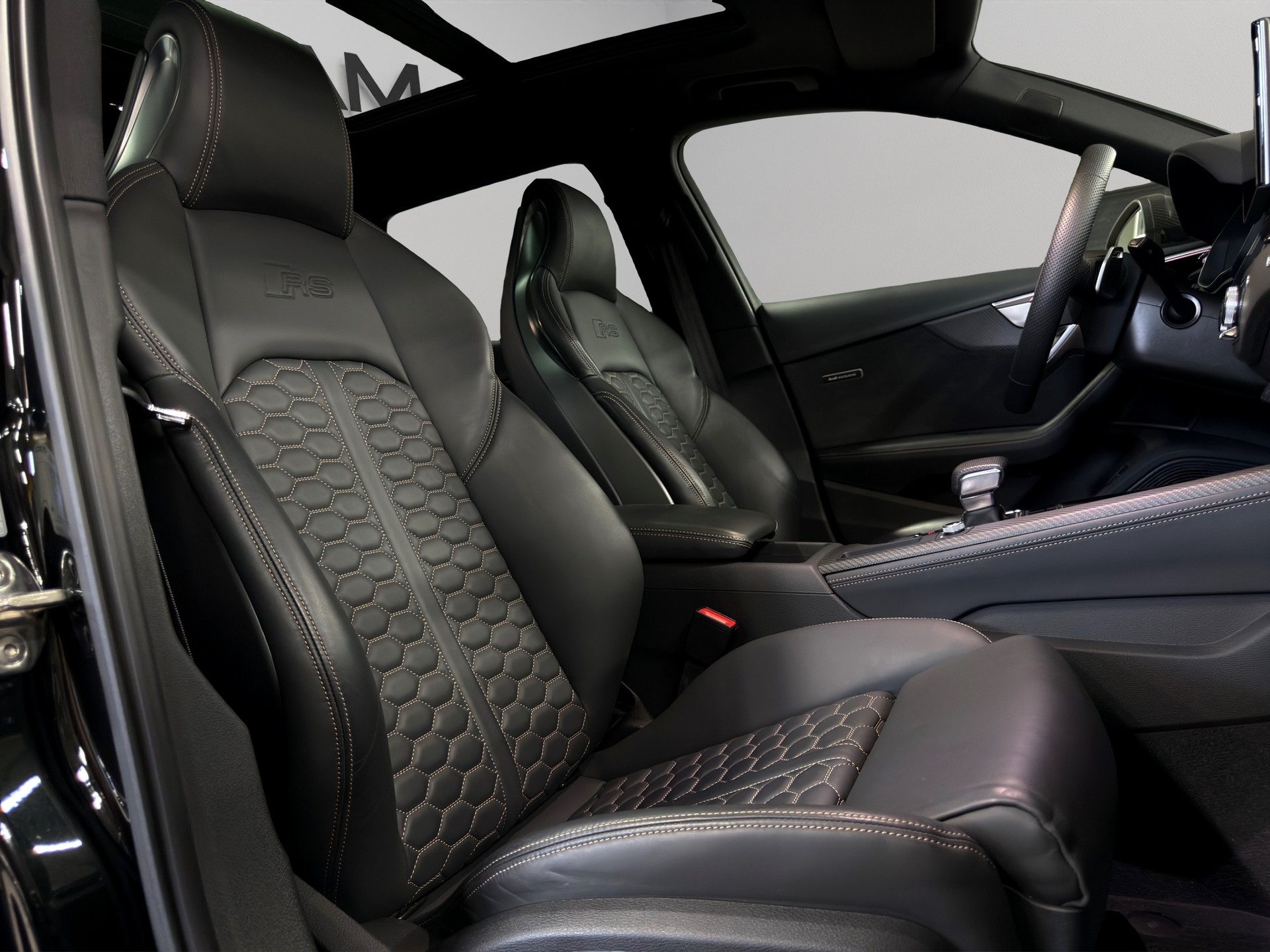 AUDI RS4 Avant quattro tiptronic-image-13