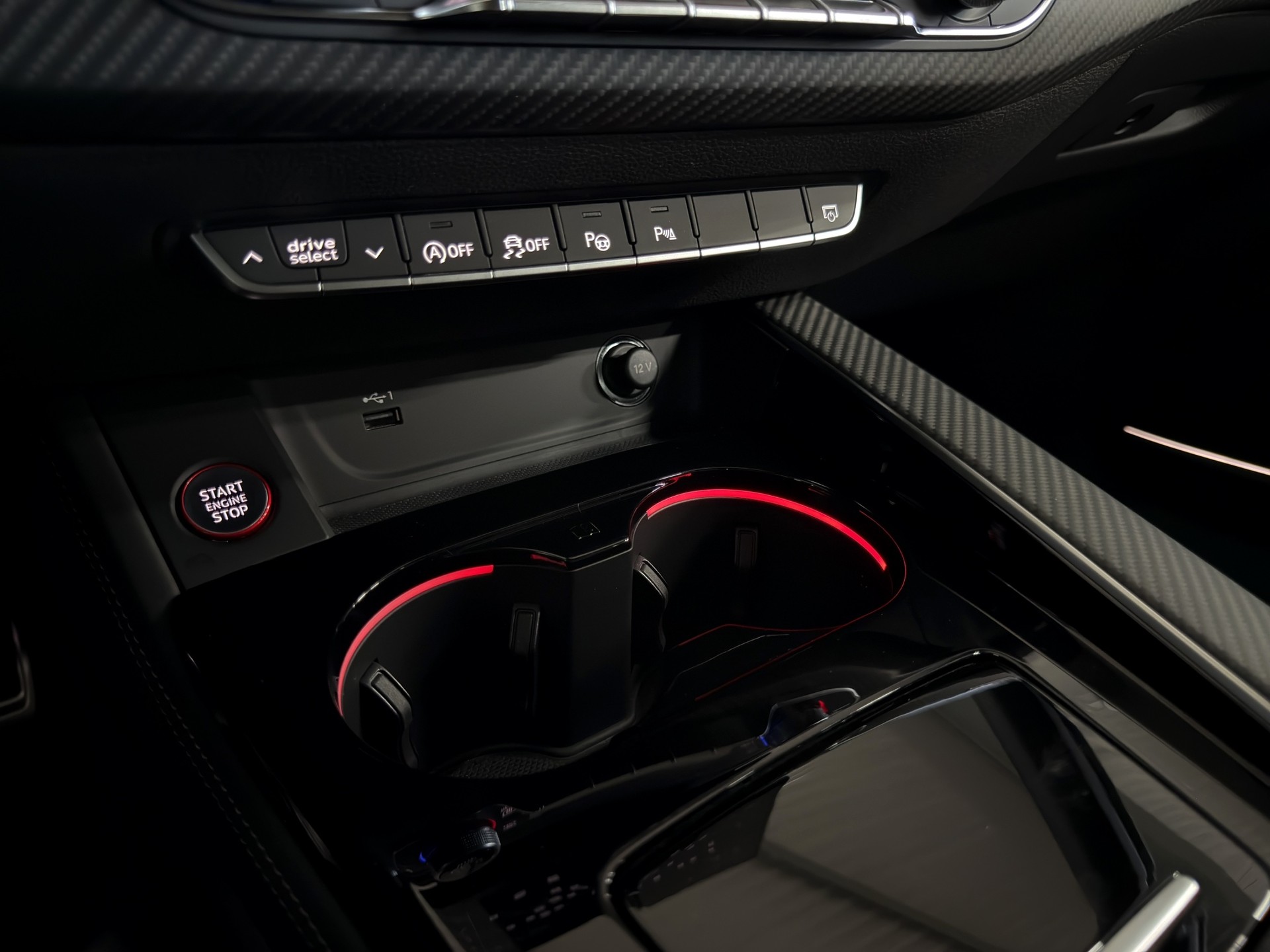 AUDI RS4 Avant quattro tiptronic-image-22
