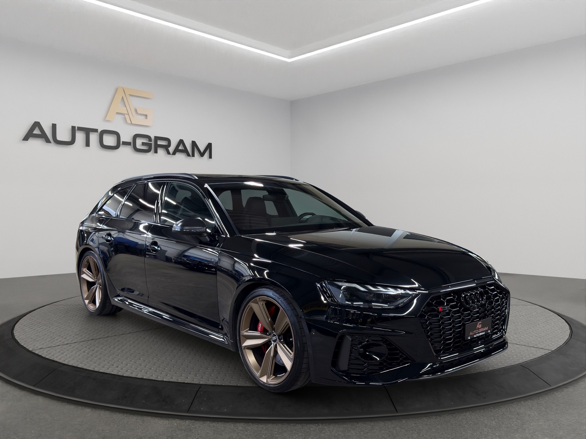 AUDI RS4 Avant quattro tiptronic-image-6
