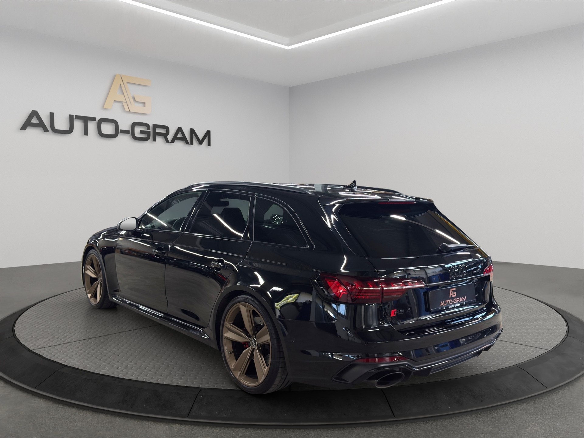 AUDI RS4 Avant quattro tiptronic-showroom-element-2