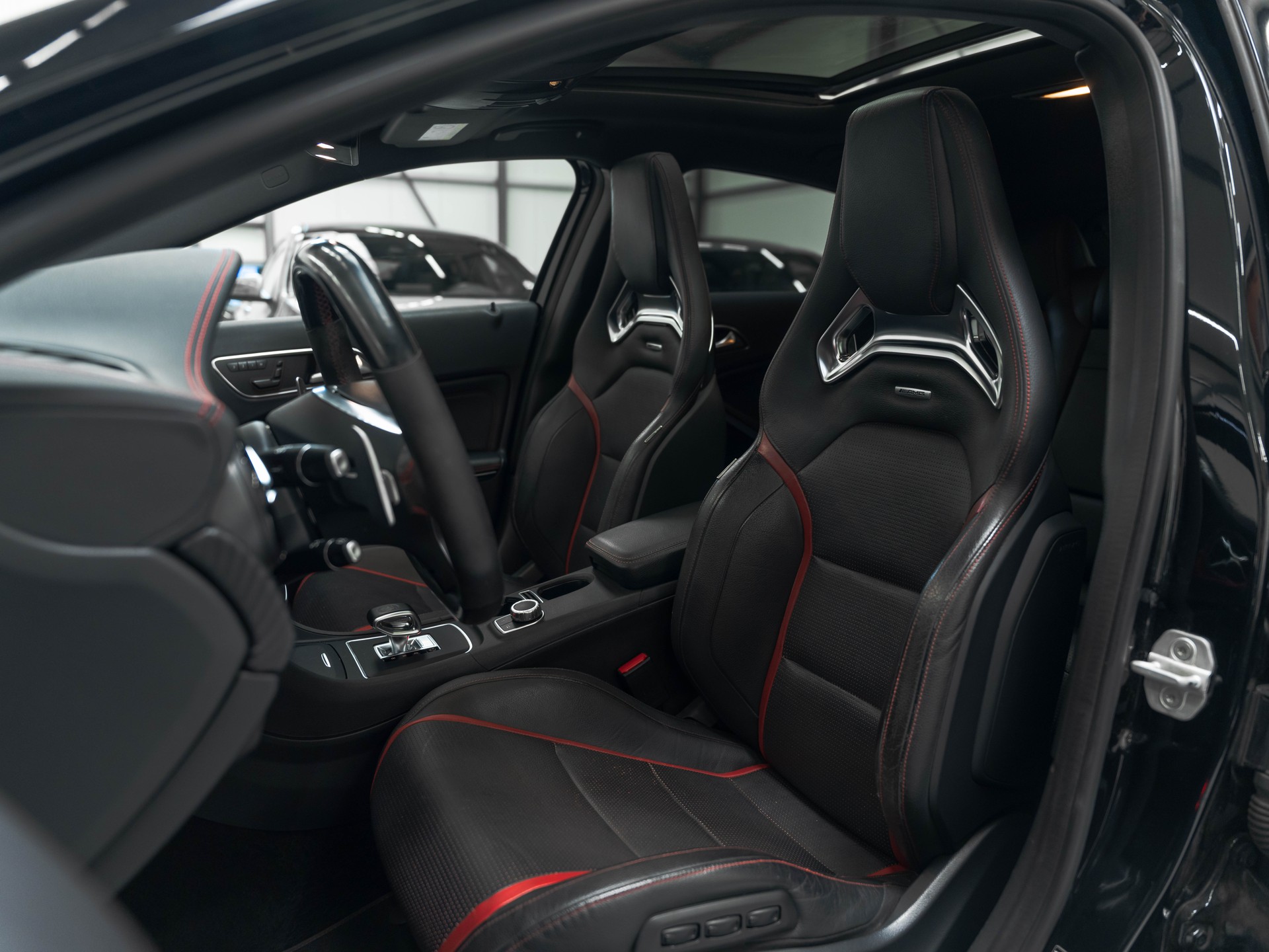 MERCEDES-BENZ A 45 AMG 4Matic Speedshift 7G-DCT-image-9