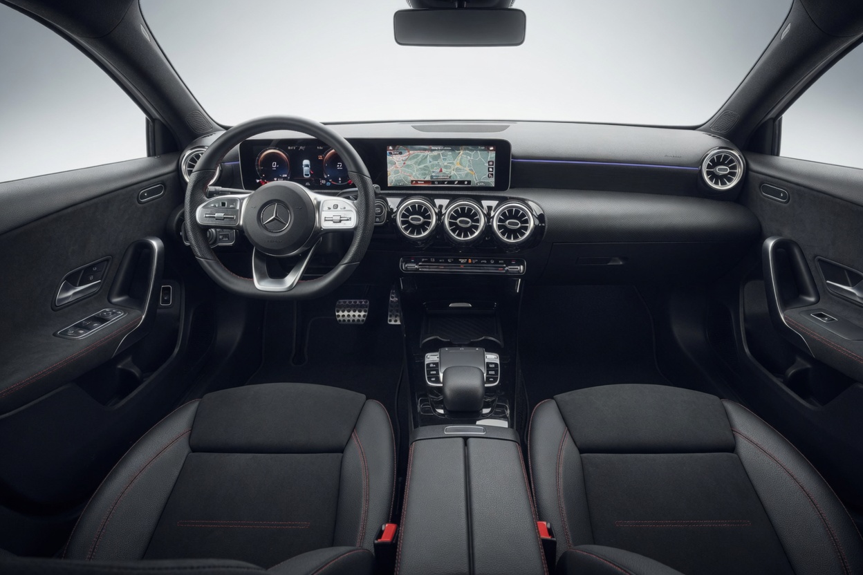 MERCEDES-BENZ A 220 d AMG Line 8G-DCT-image-10