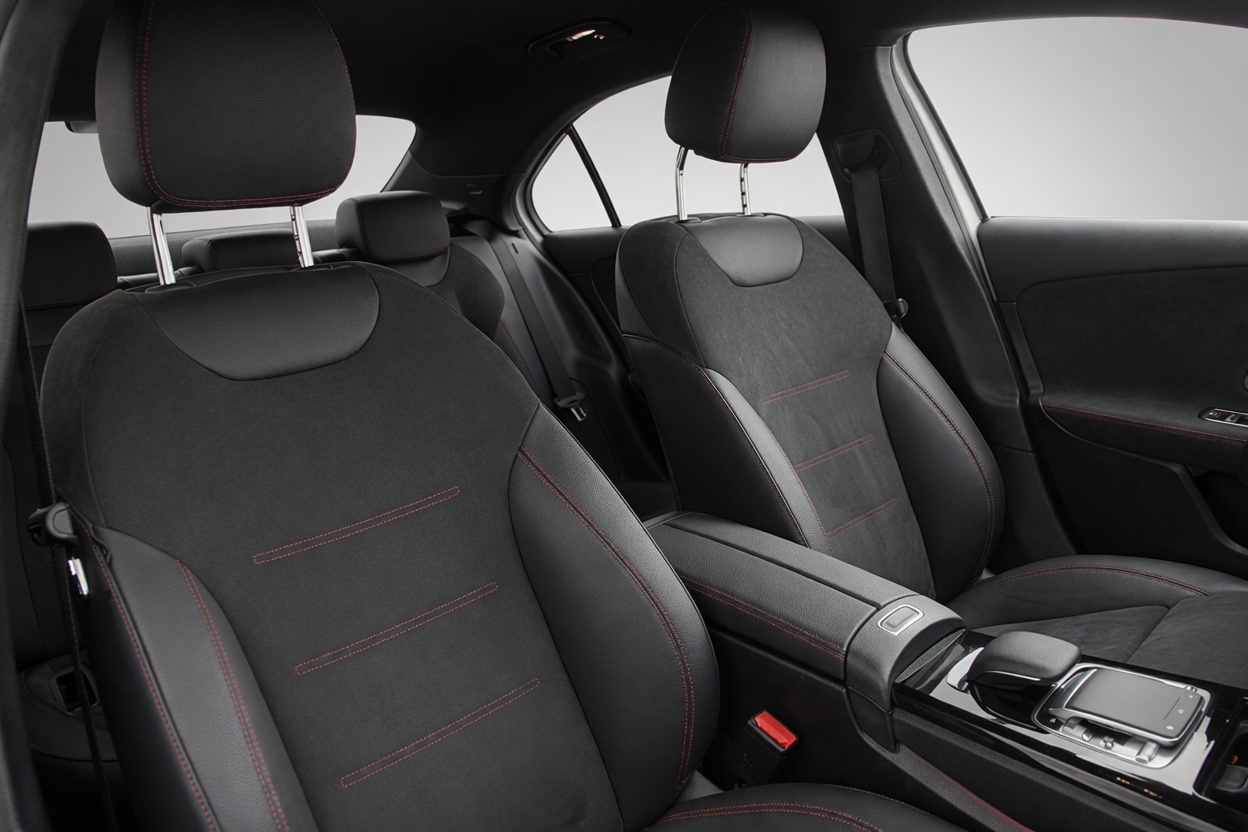 MERCEDES-BENZ A 220 d AMG Line 8G-DCT-image-14