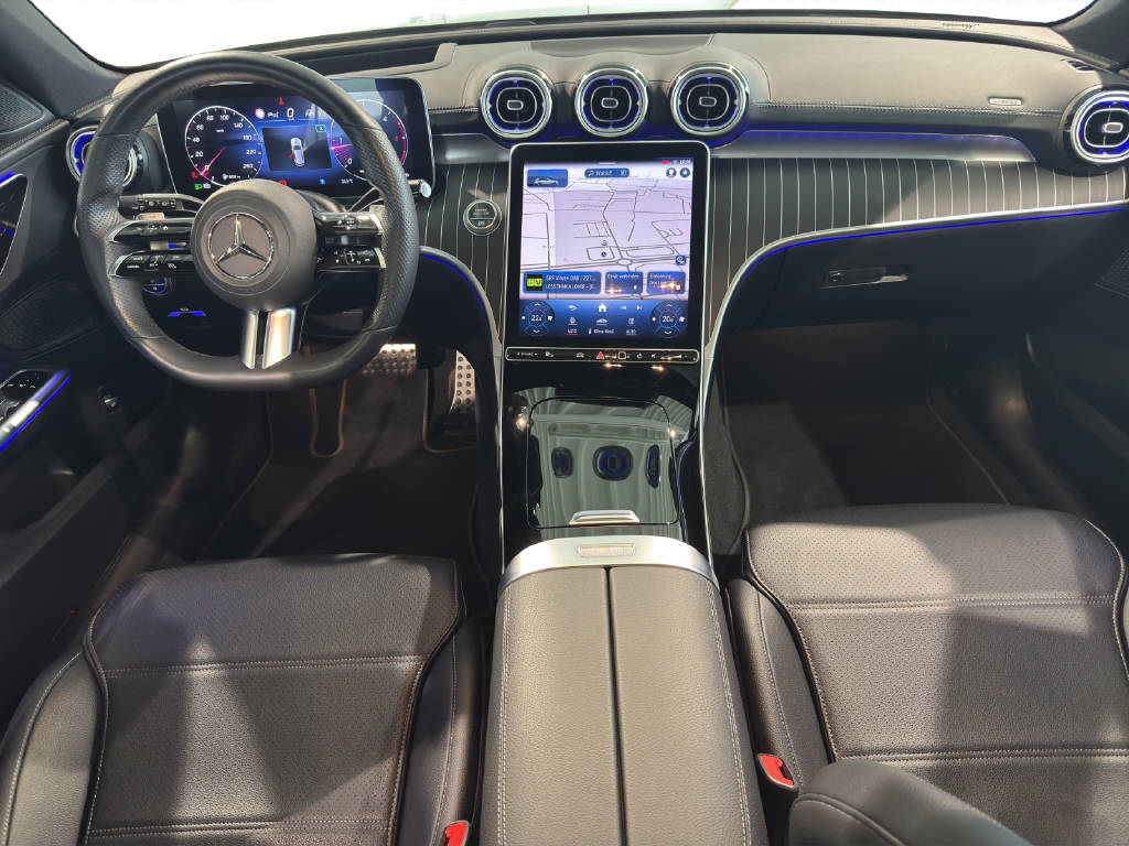 MERCEDES-BENZ C 220 d AMG Line 4Matic Swiss Star T-Modell-image-14