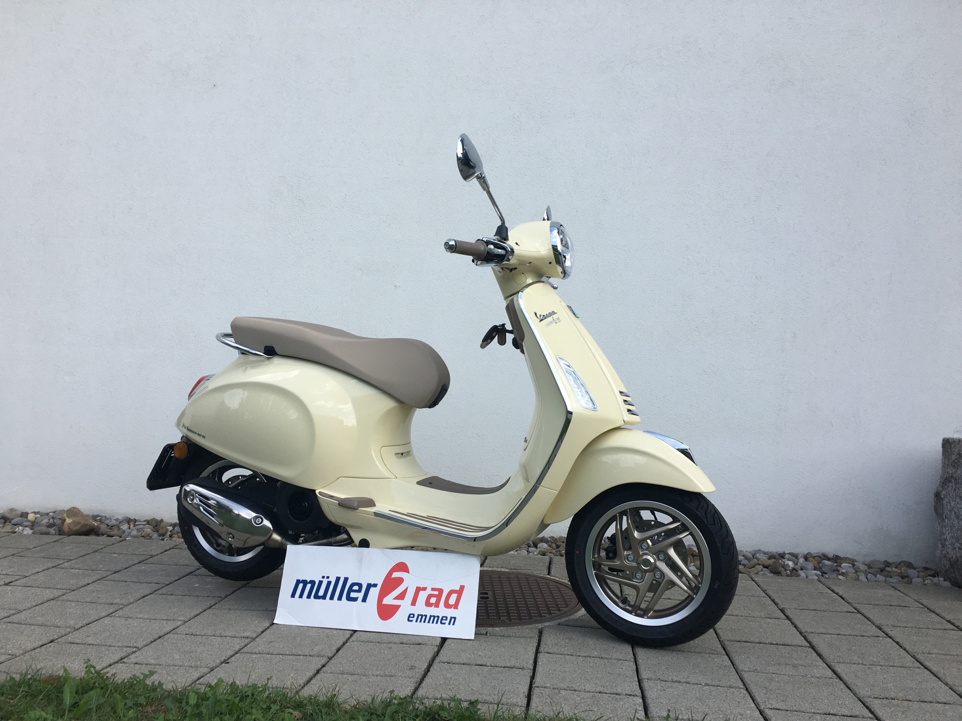 PIAGGIO Vespa Primavera 125 S-showroom-element-1