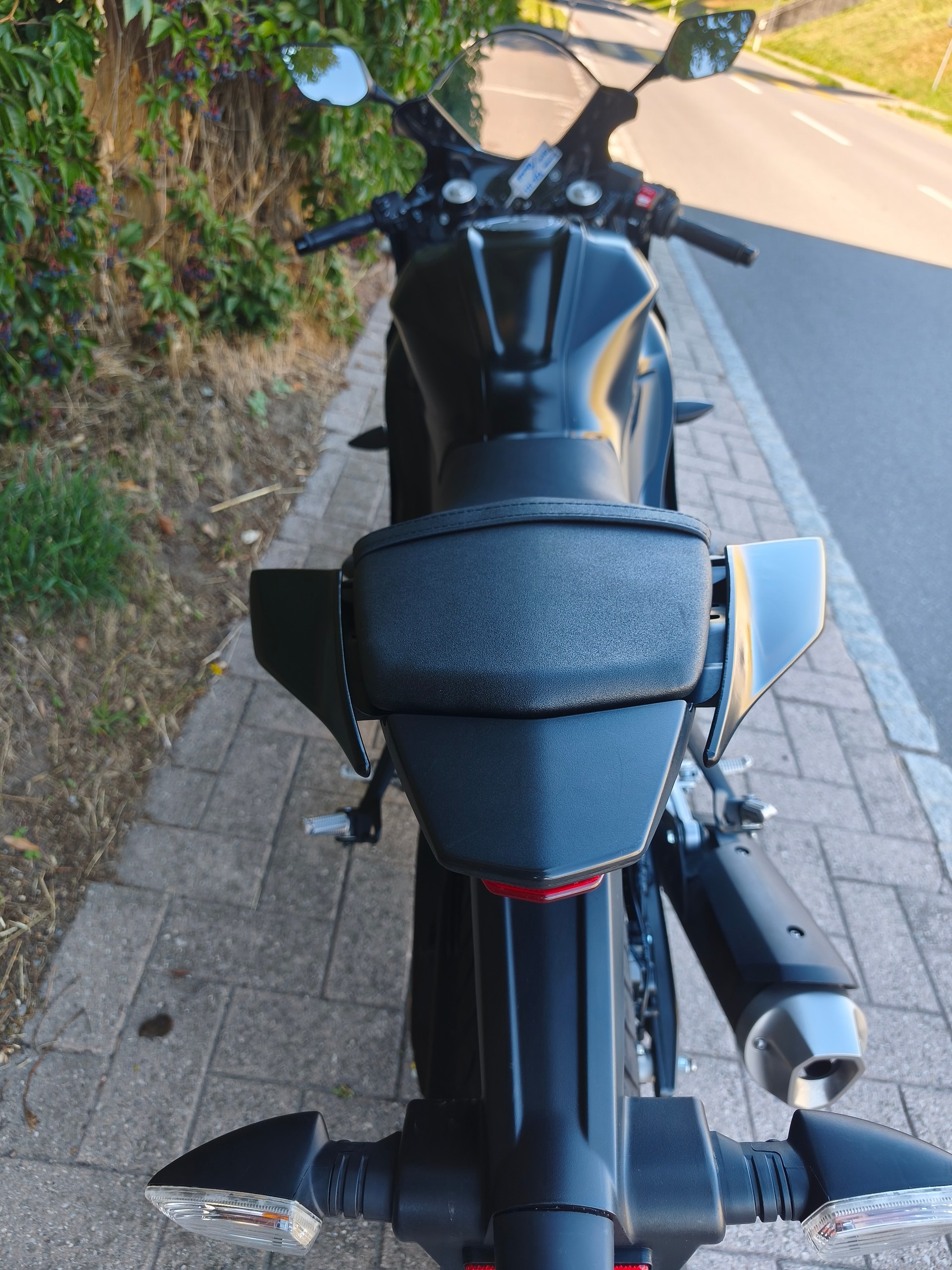 YAMAHA YZF-R 125 ABS-image-11