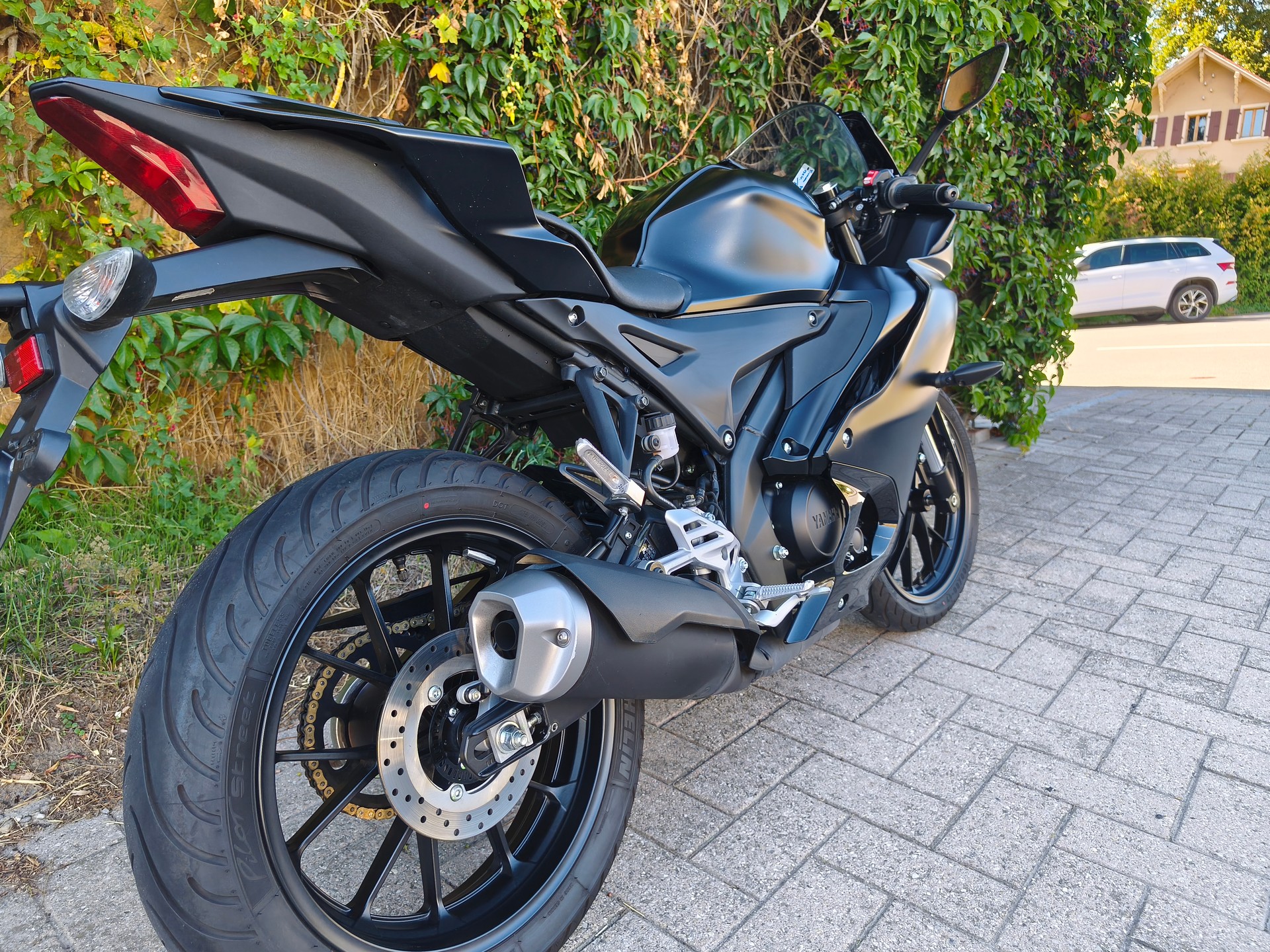 YAMAHA YZF-R 125 ABS-image-3