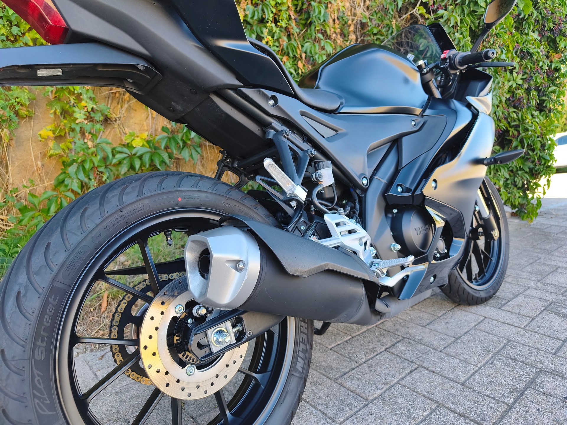 YAMAHA YZF-R 125 ABS-image-2