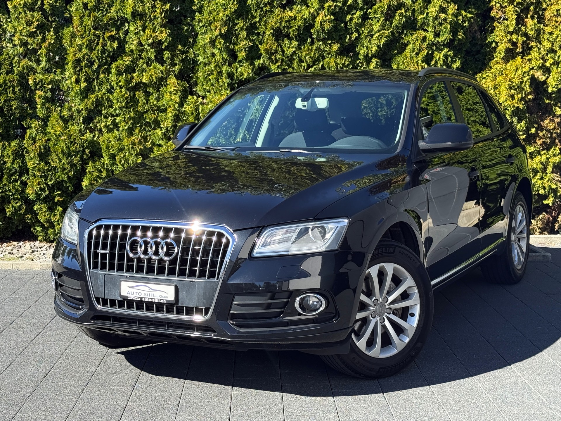 AUDI Q5 2.0 TDI quattro S-tronic / Mit Anhängerkupplung-showroom-element-2