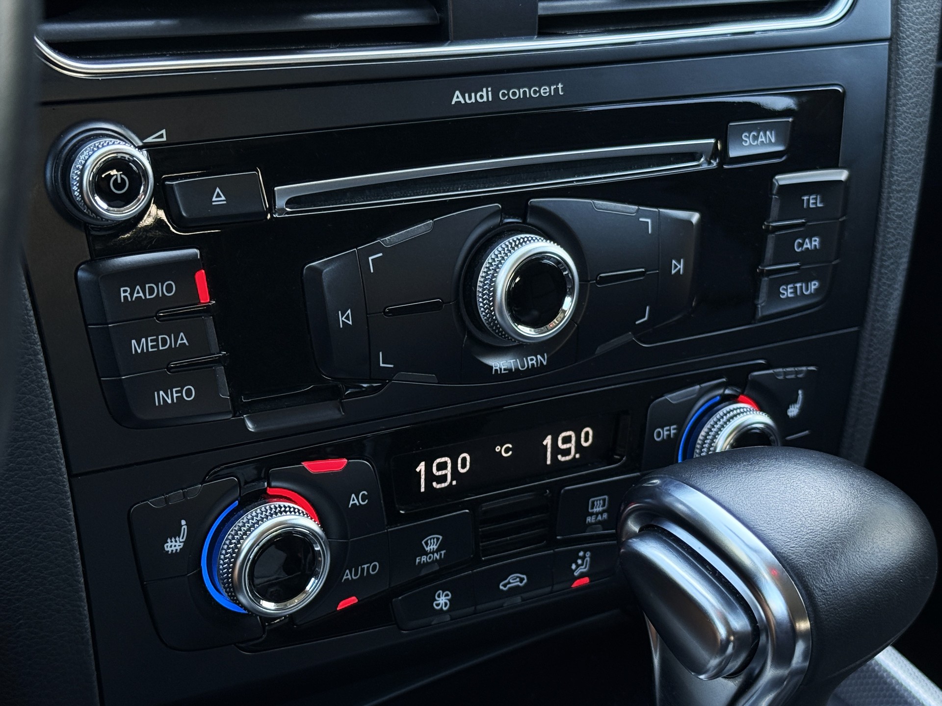 AUDI Q5 2.0 TDI quattro S-tronic / Mit Anhängerkupplung-image-22