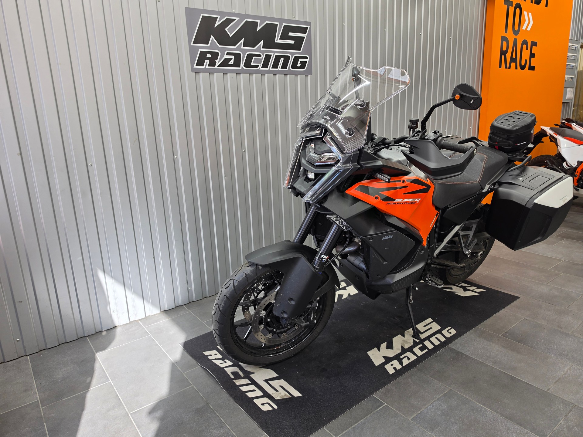 KTM 1390 Super Adventure-image-4