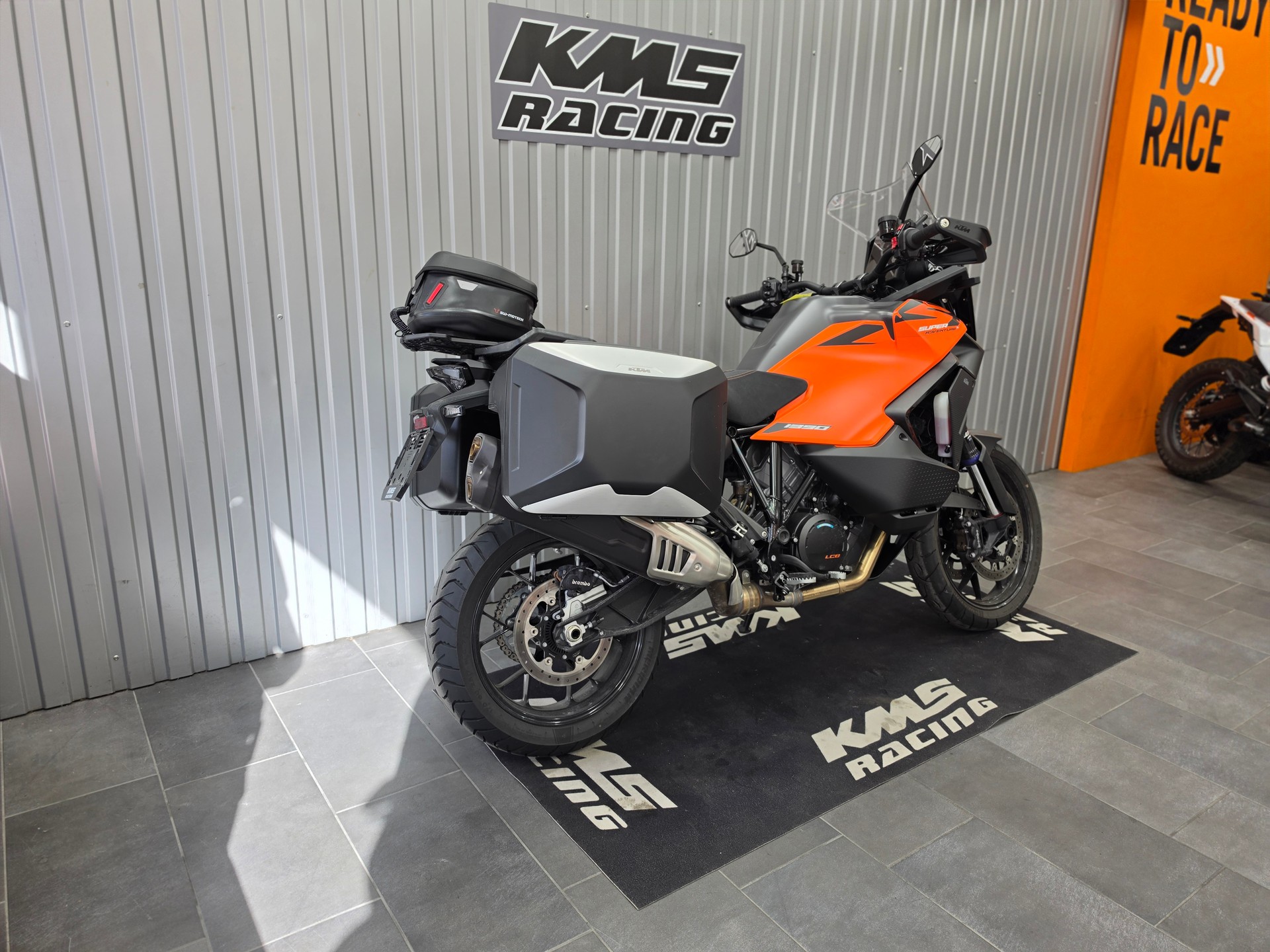 KTM 1390 Super Adventure-image-2