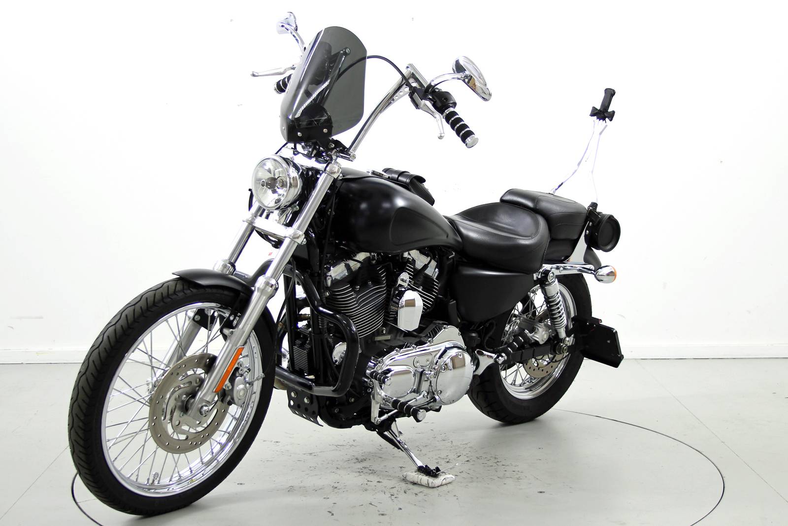 HARLEY-DAVIDSON XL 1200V Sportster Seventy-Two-image-2