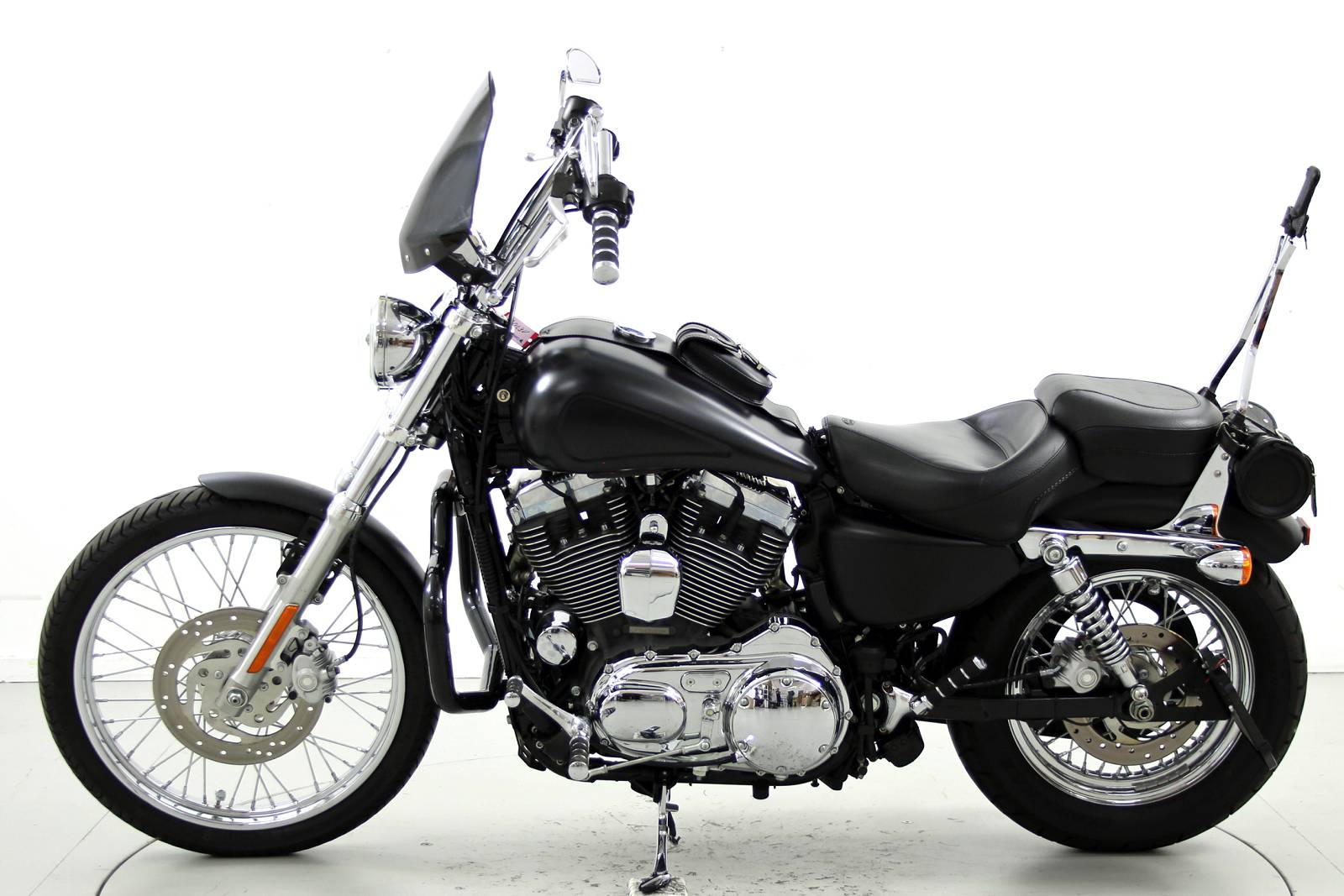 HARLEY-DAVIDSON XL 1200V Sportster Seventy-Two-image-3