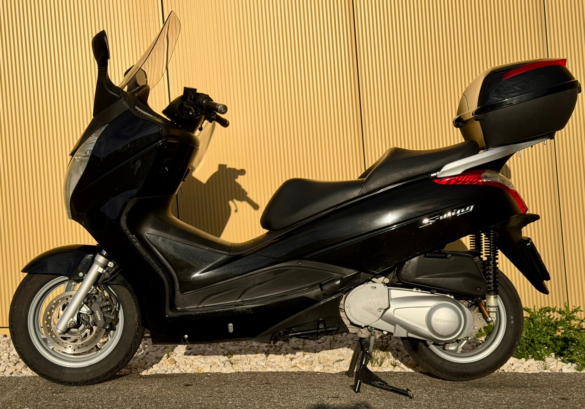 HONDA FES 125 S-Wing ABS-image-10