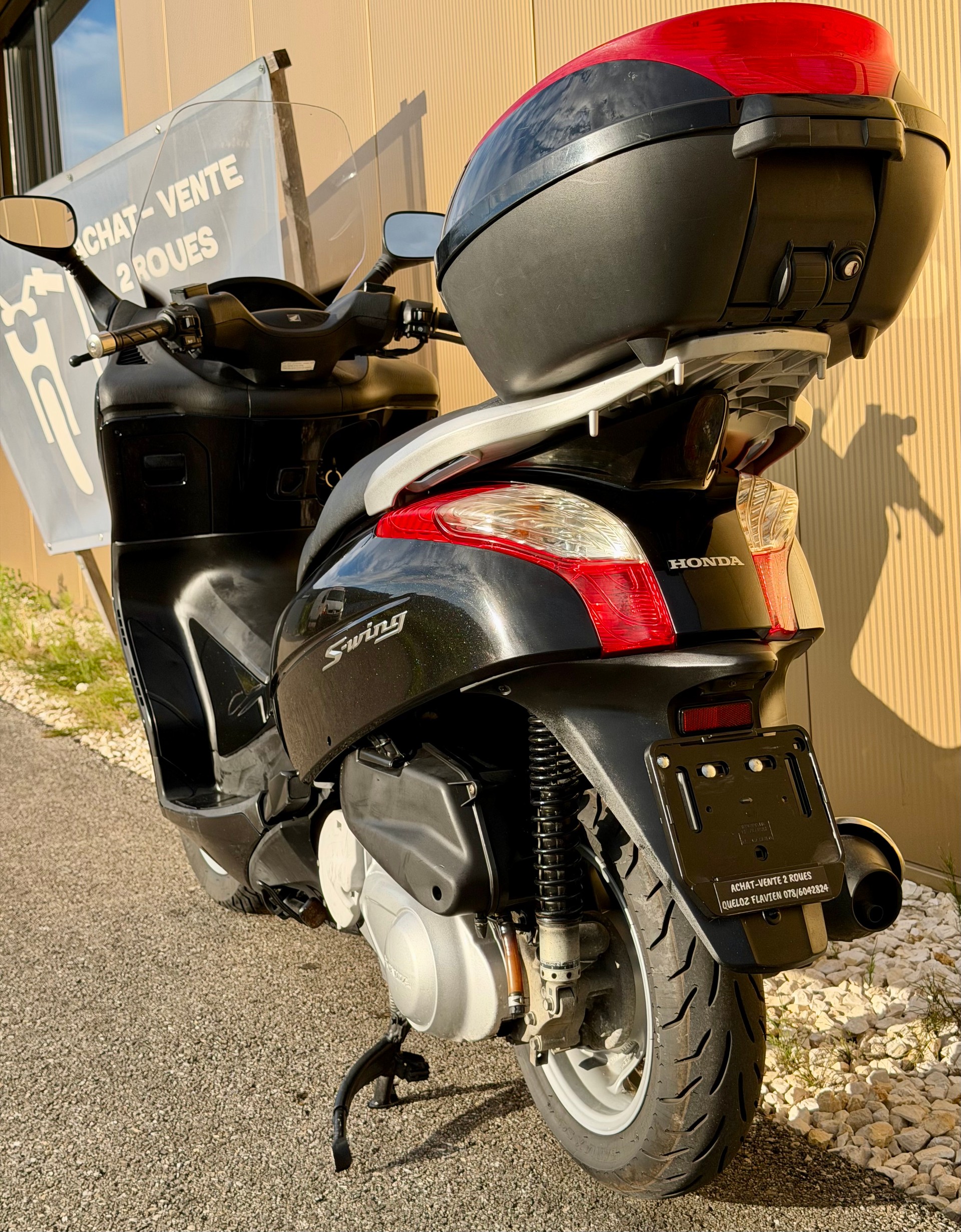 HONDA FES 125 S-Wing ABS-image-12