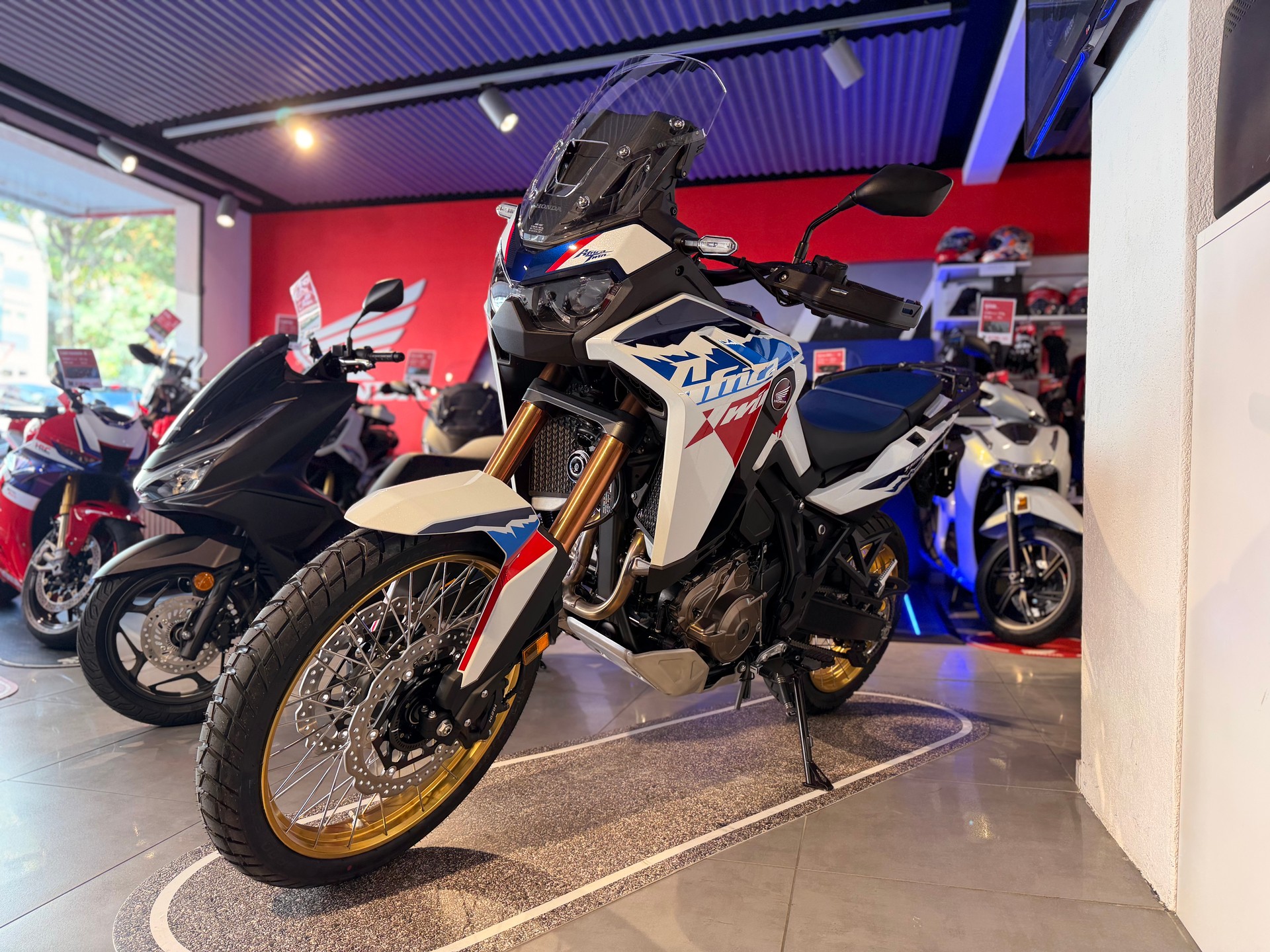 HONDA CRF 1100 Africa Twin-image-0