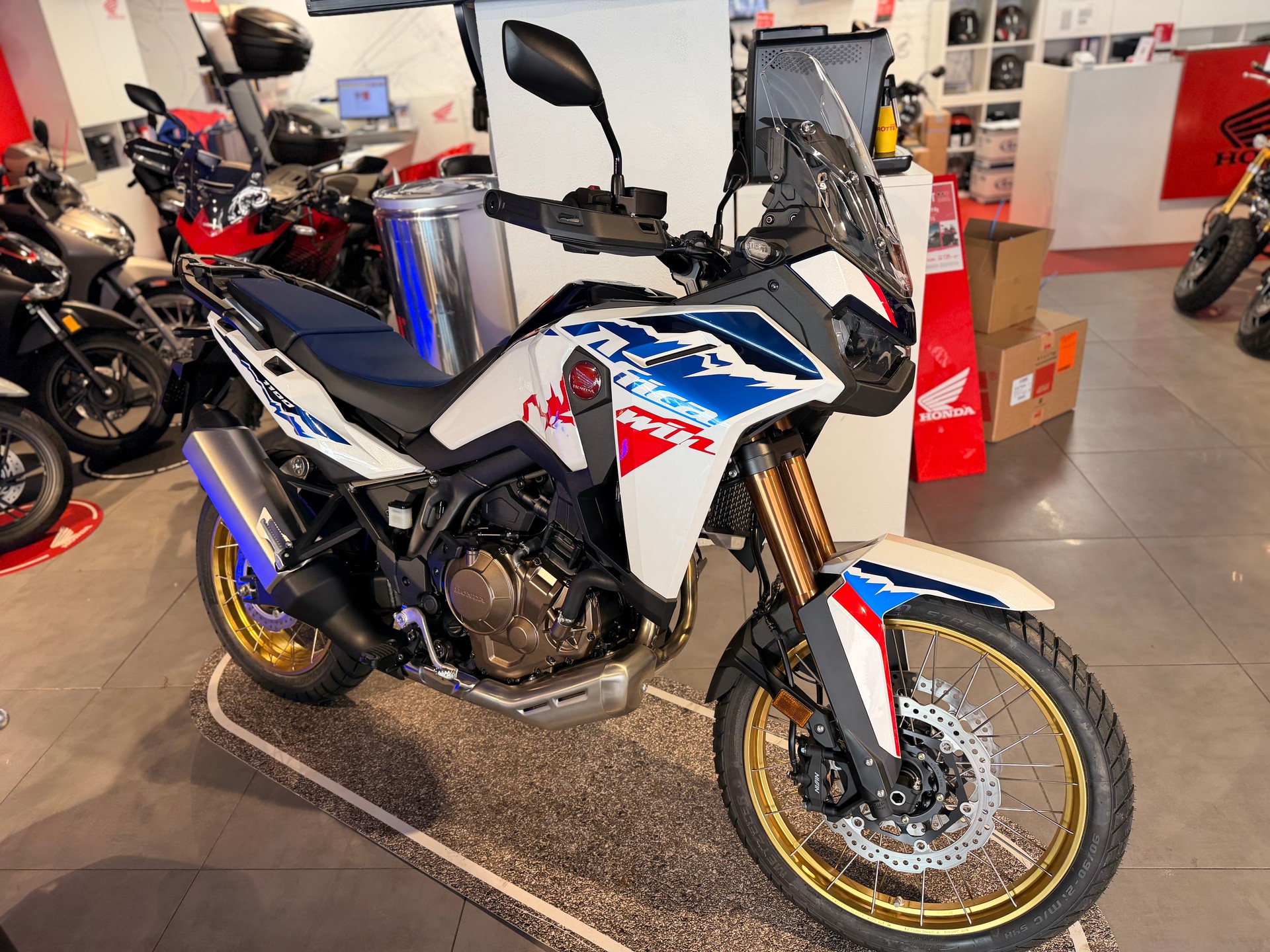 HONDA CRF 1100 Africa Twin-image-1