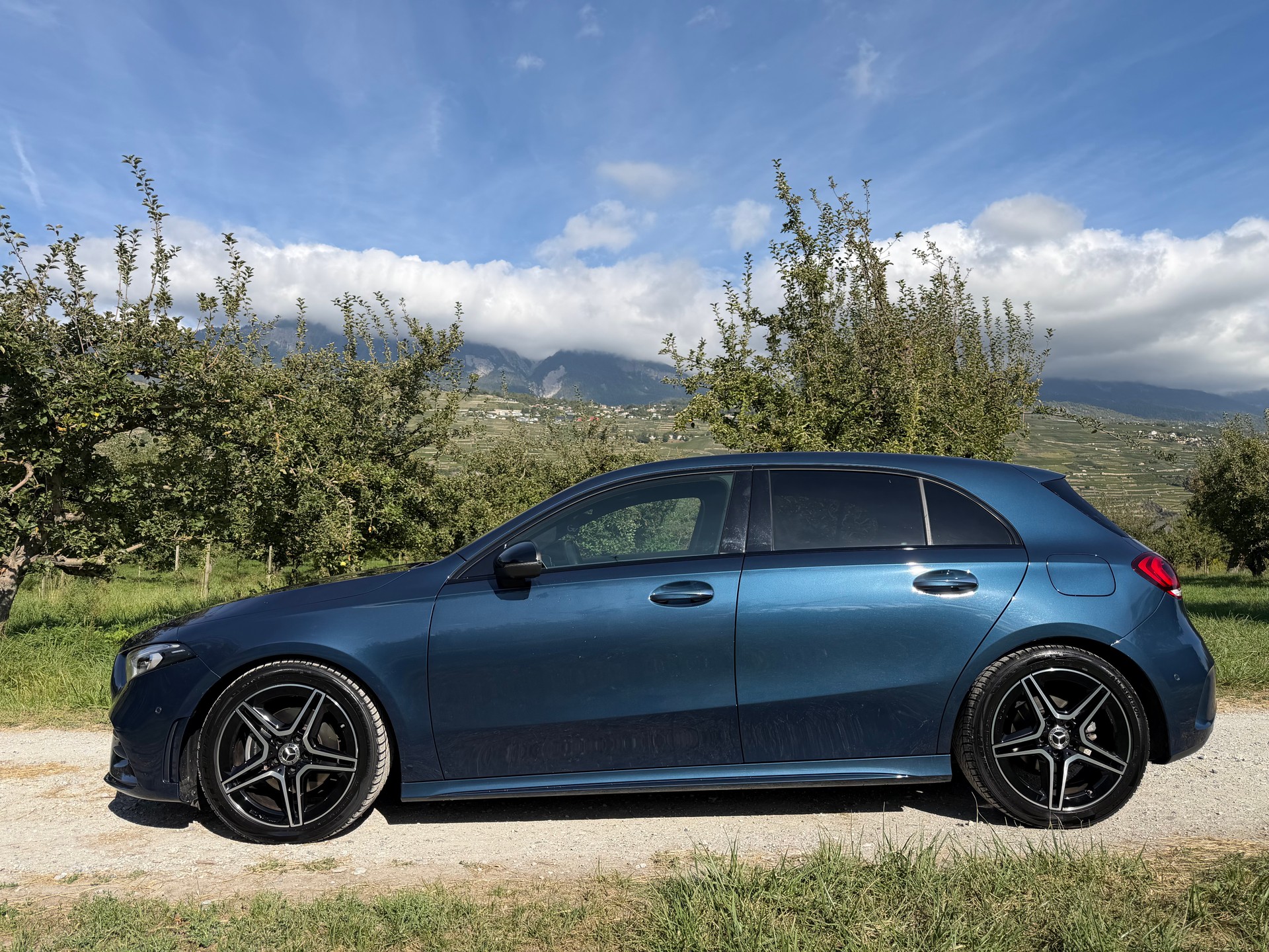 MERCEDES-BENZ A 180 AMG Line 7G-DCT-showroom-element-2