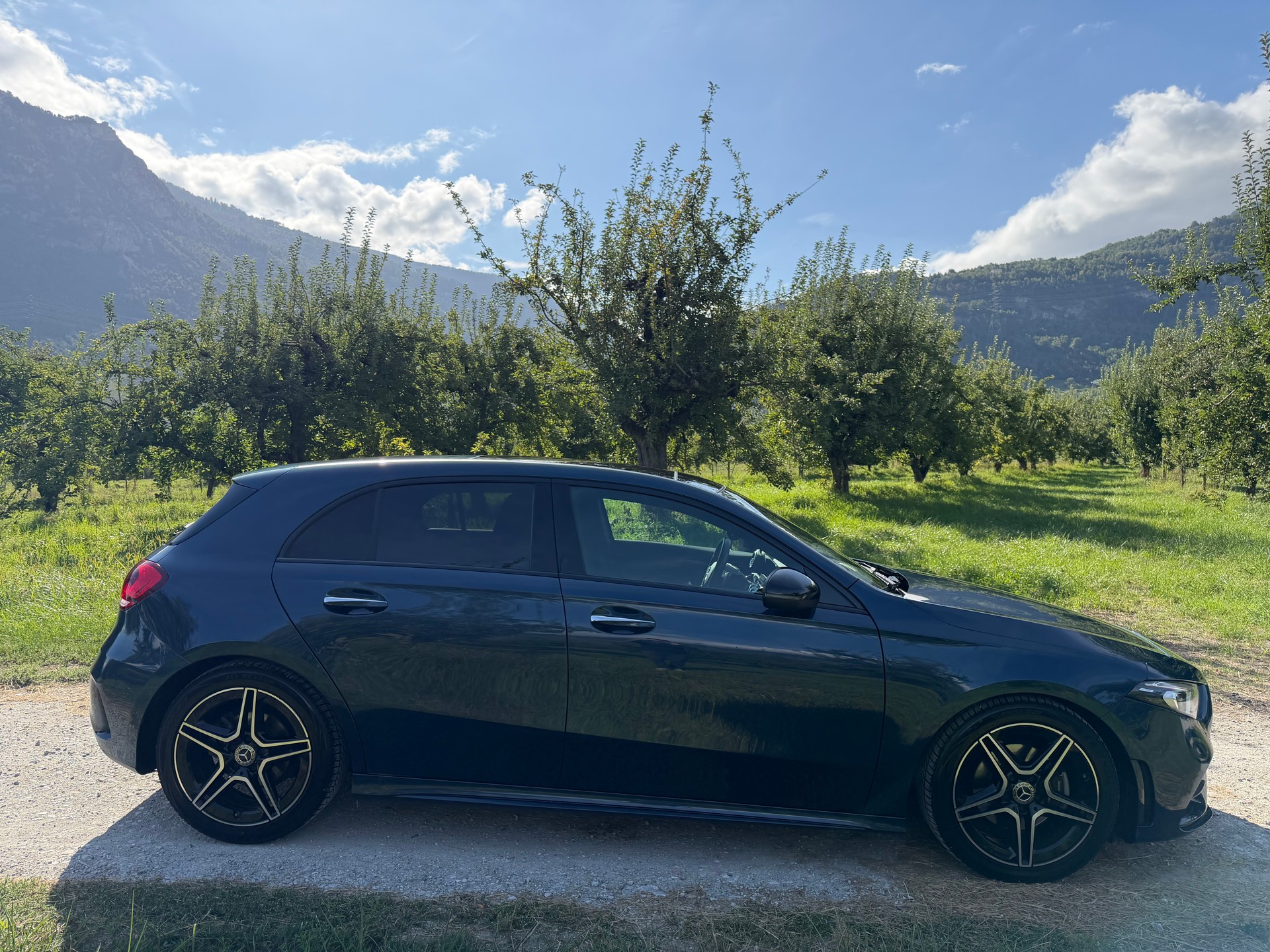 MERCEDES-BENZ A 180 AMG Line 7G-DCT-showroom-element-3