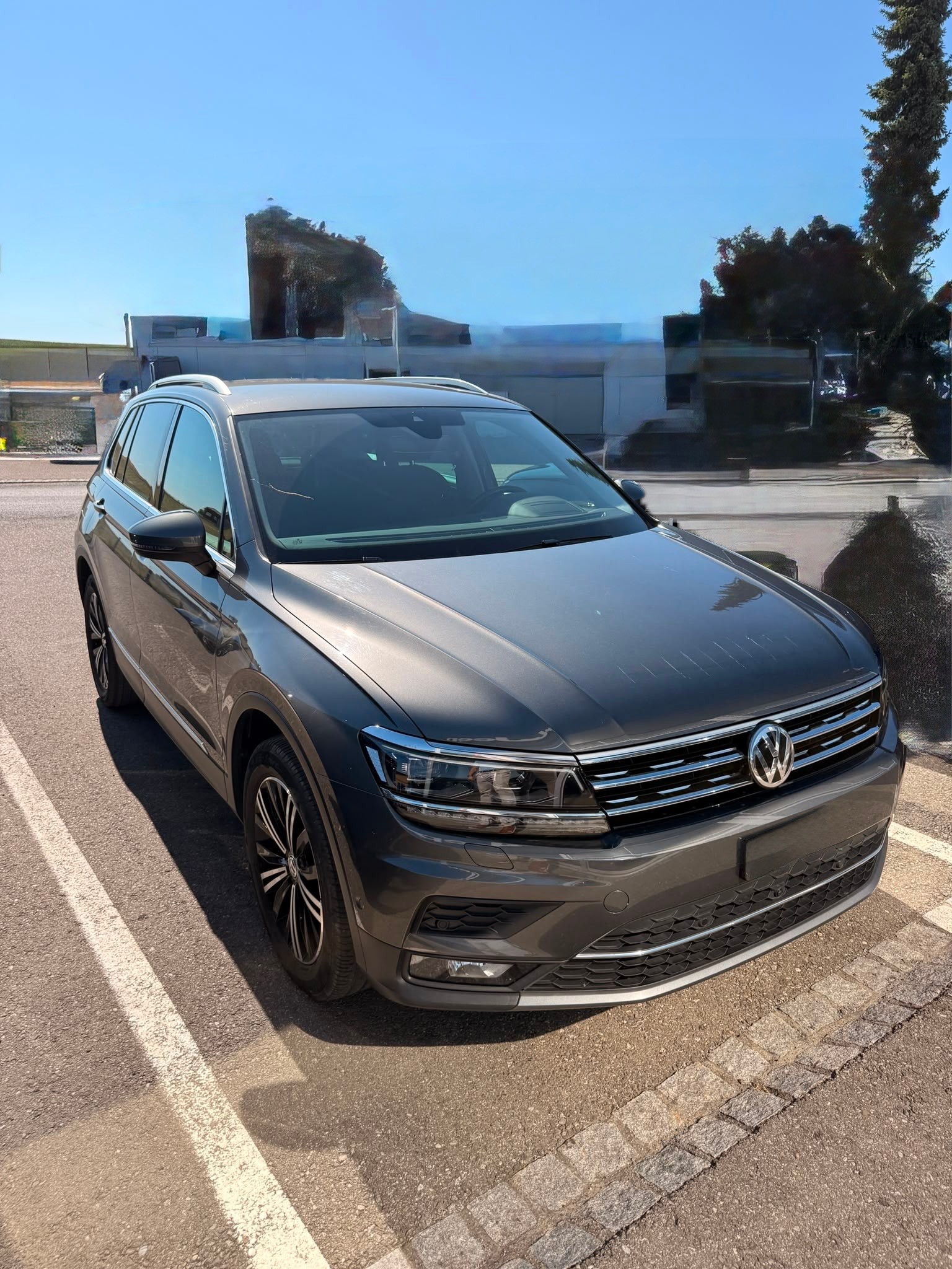 VW Tiguan 2.0TSI Highline 4Motion DSG - Nouvelle Expertise : 25.09.2026 - Crochet l’attelage poids remorquable 2’500 Kg
