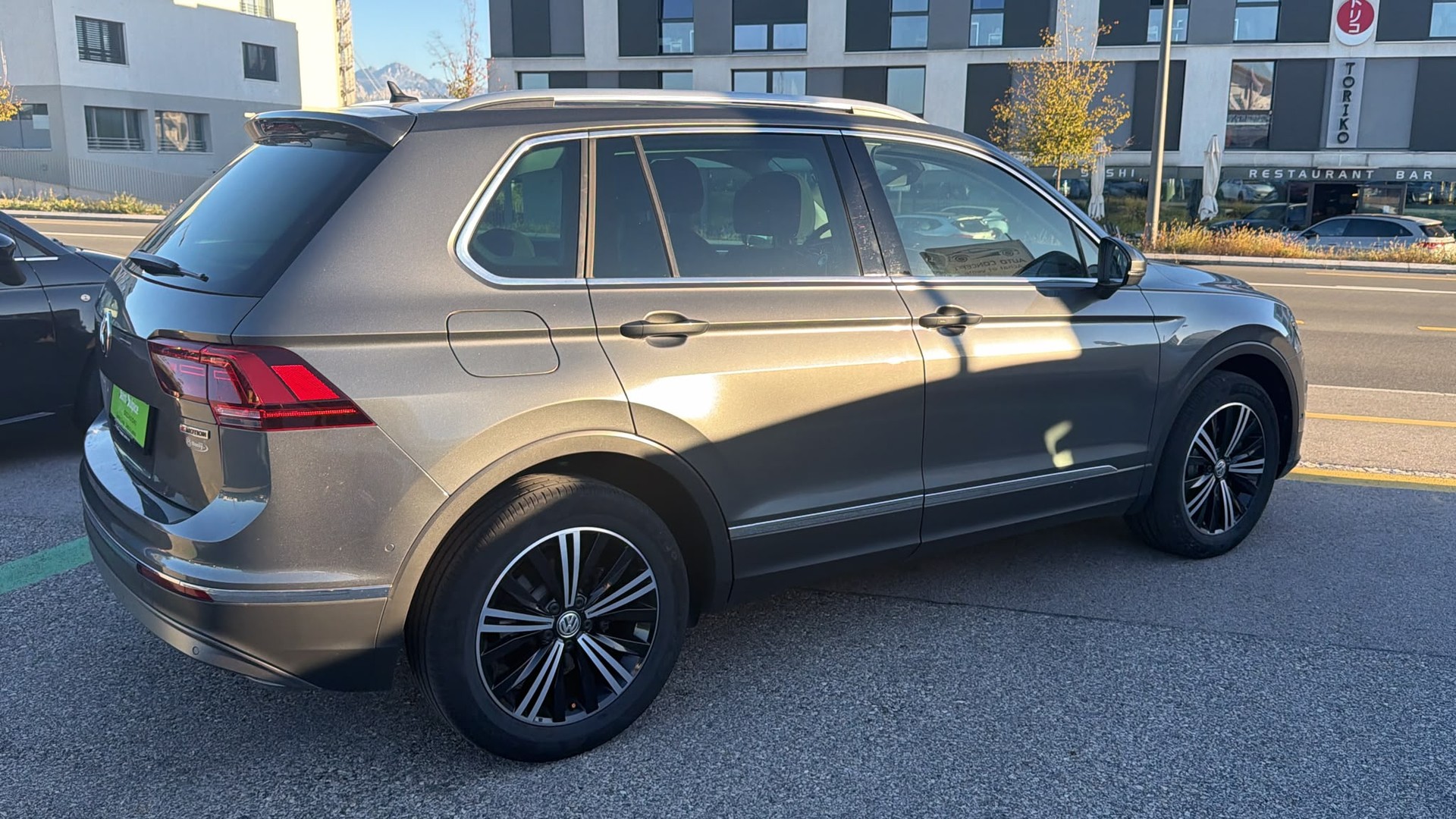 VW Tiguan 2.0TSI Highline 4Motion DSG - Nouvelle Expertise : 25.09.2026 - Crochet l’attelage poids remorquable 2’500 Kg-showroom-element-3