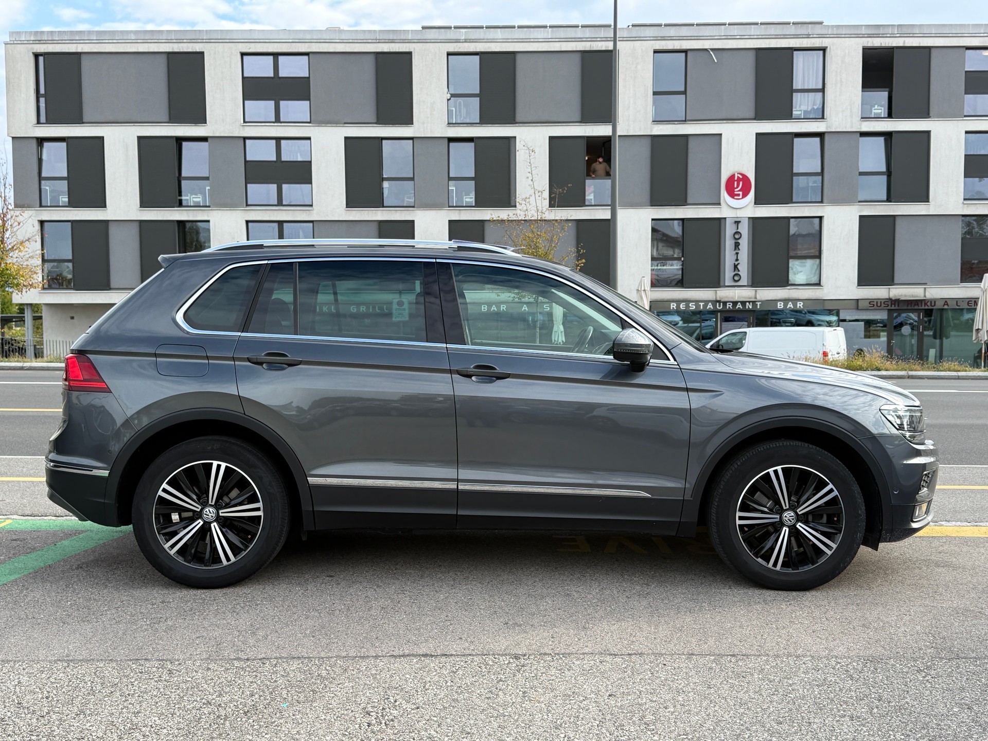VW Tiguan 2.0TSI Highline 4Motion DSG - Nouvelle Expertise : 25.09.2026 - Crochet l’attelage poids remorquable 2’500 Kg-image-7