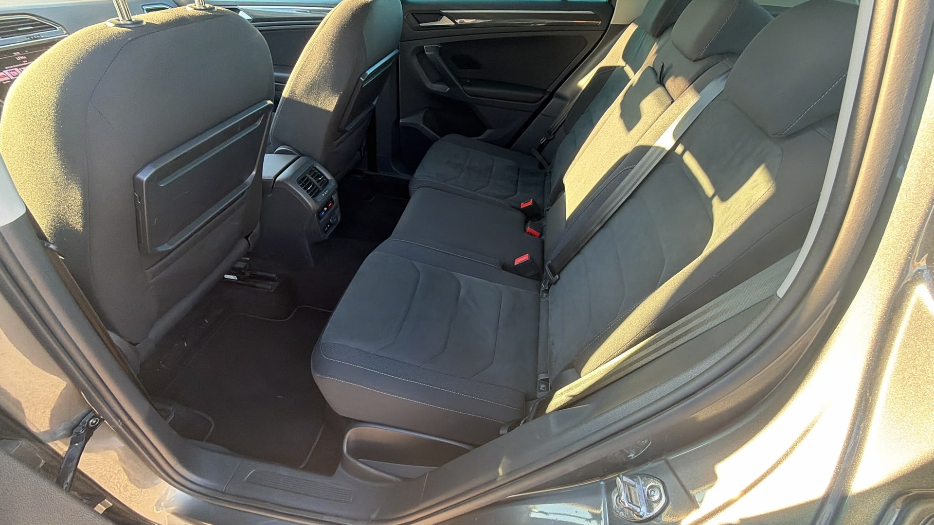 VW Tiguan 2.0TSI Highline 4Motion DSG - Nouvelle Expertise : 25.09.2026 - Crochet l’attelage poids remorquable 2’500 Kg-image-26