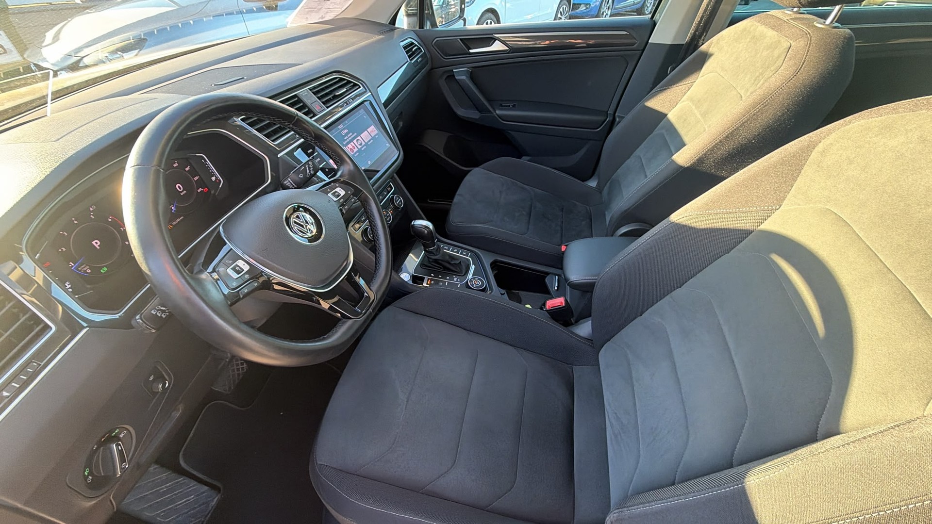 VW Tiguan 2.0TSI Highline 4Motion DSG - Nouvelle Expertise : 25.09.2026 - Crochet l’attelage poids remorquable 2’500 Kg-image-14