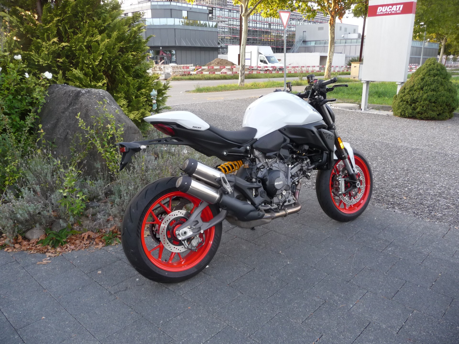 DUCATI MONSTER 890-image-0