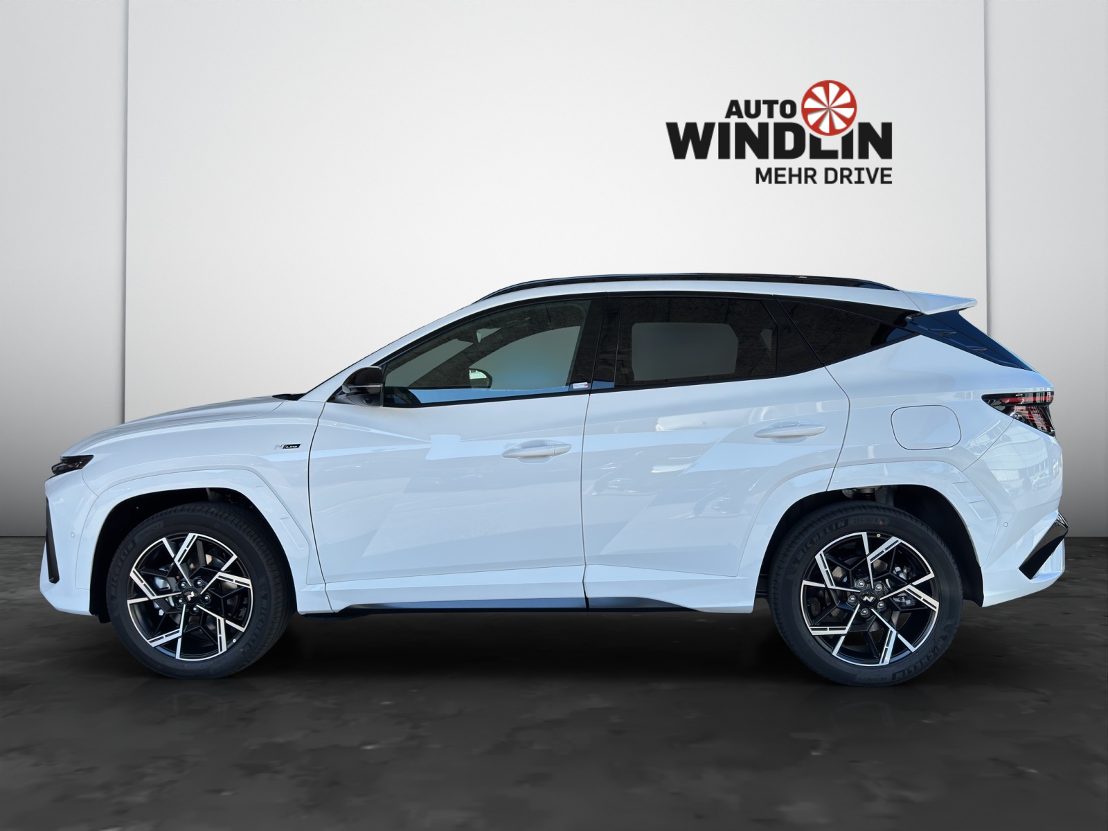 HYUNDAI Tucson 1.6 T-GDi HEV N-Line Sunroof 4WD MY27-showroom-element-2