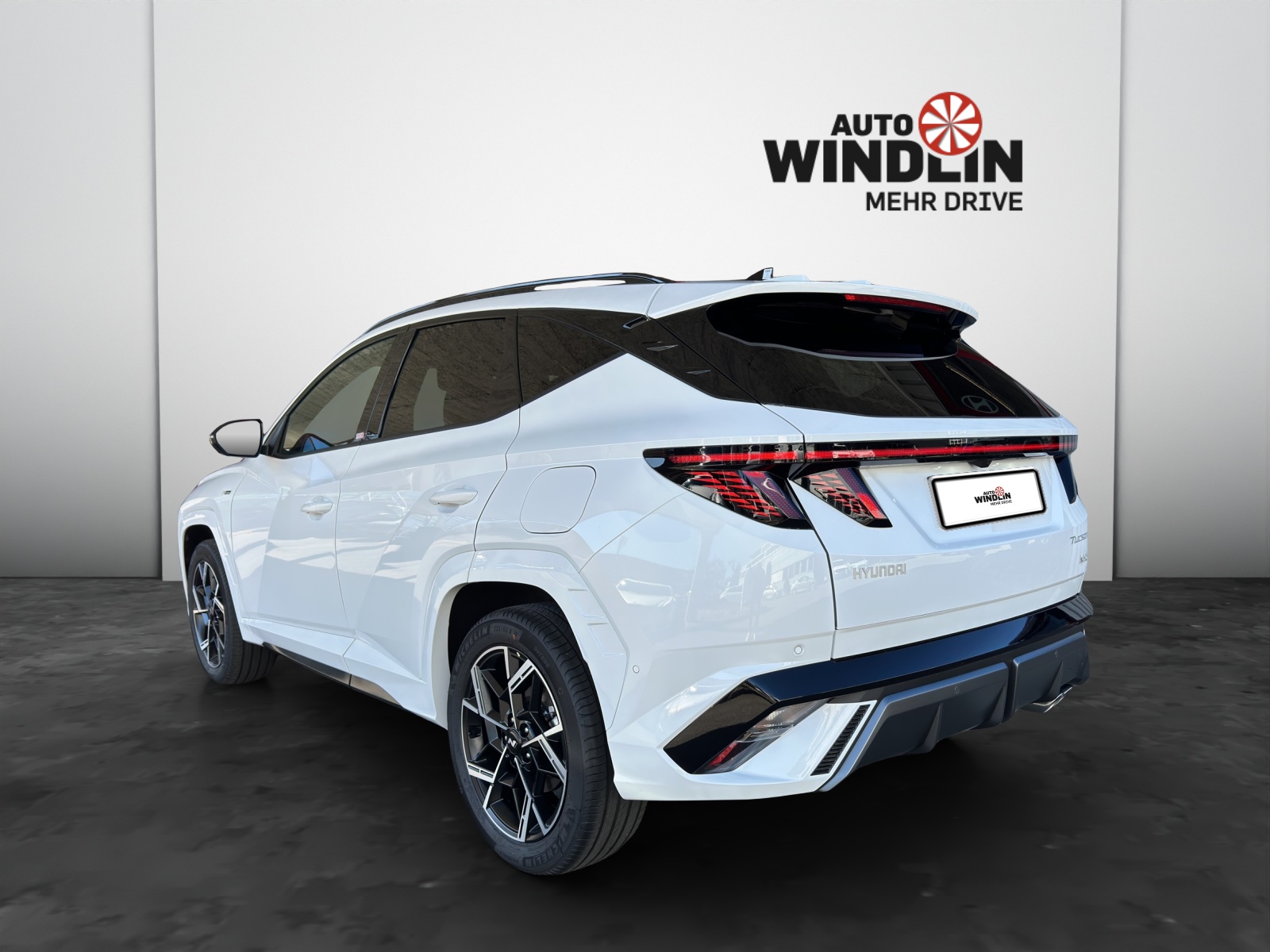HYUNDAI Tucson 1.6 T-GDi HEV N-Line Sunroof 4WD MY27-showroom-element-3