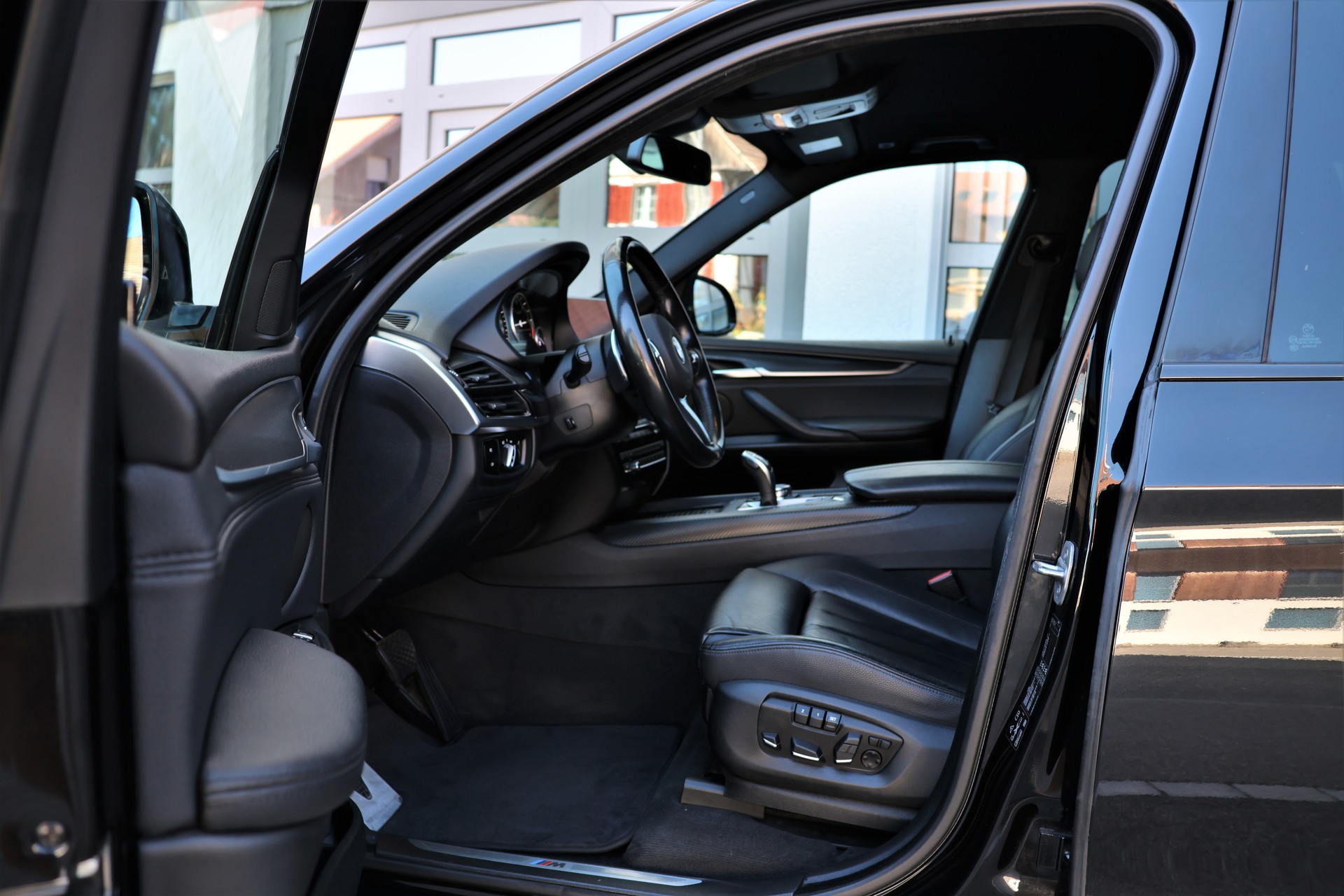 BMW X5 xDrive 30d Steptronic M-Sport (CH)-image-9