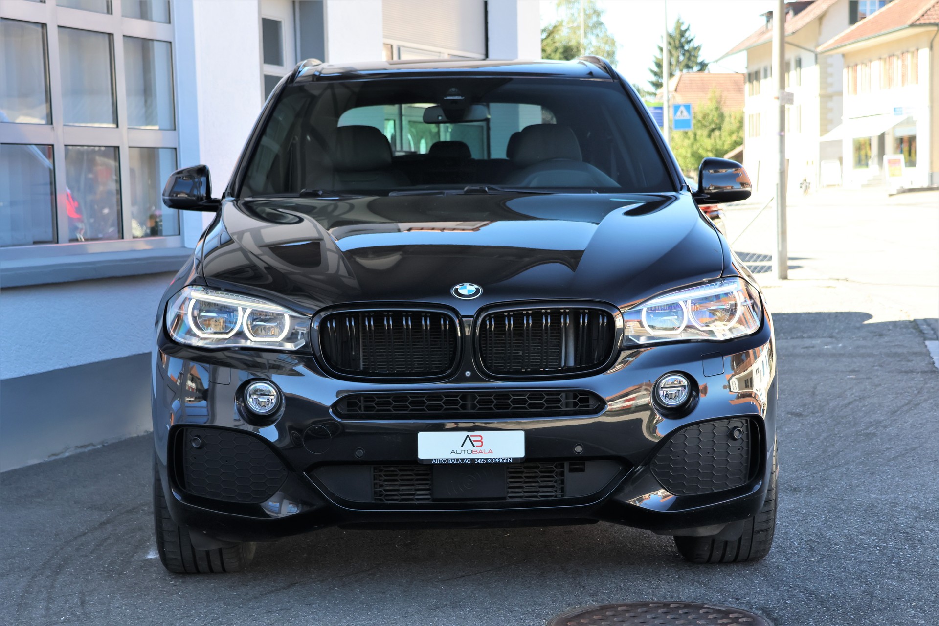 BMW X5 xDrive 30d Steptronic M-Sport (CH)-showroom-element-1