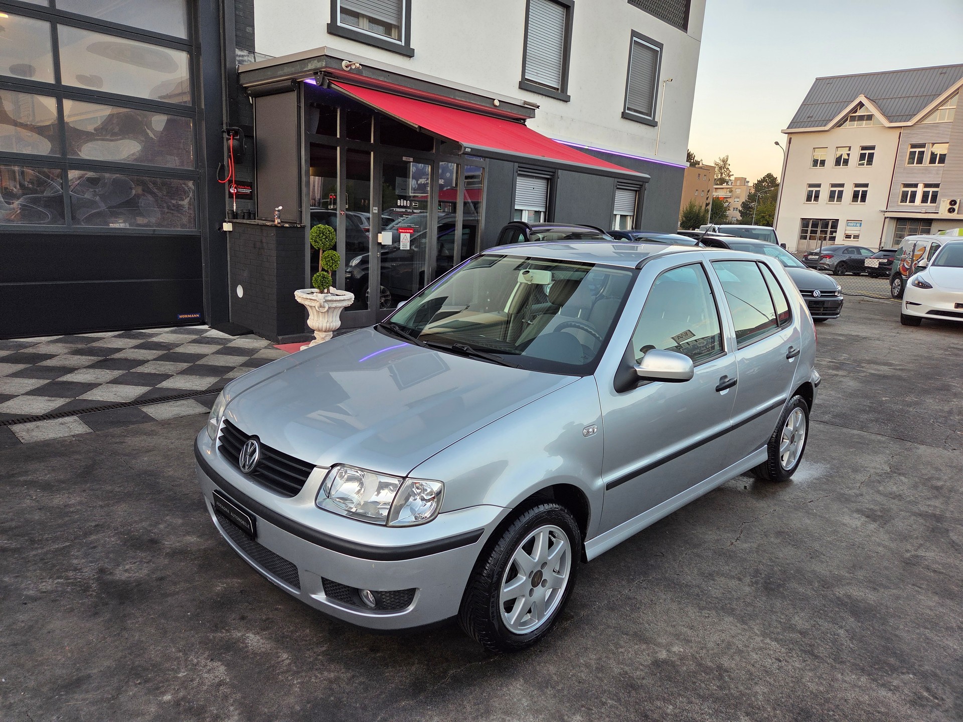 VW Polo 1.4 16V Comfortline Automat-showroom-element-2