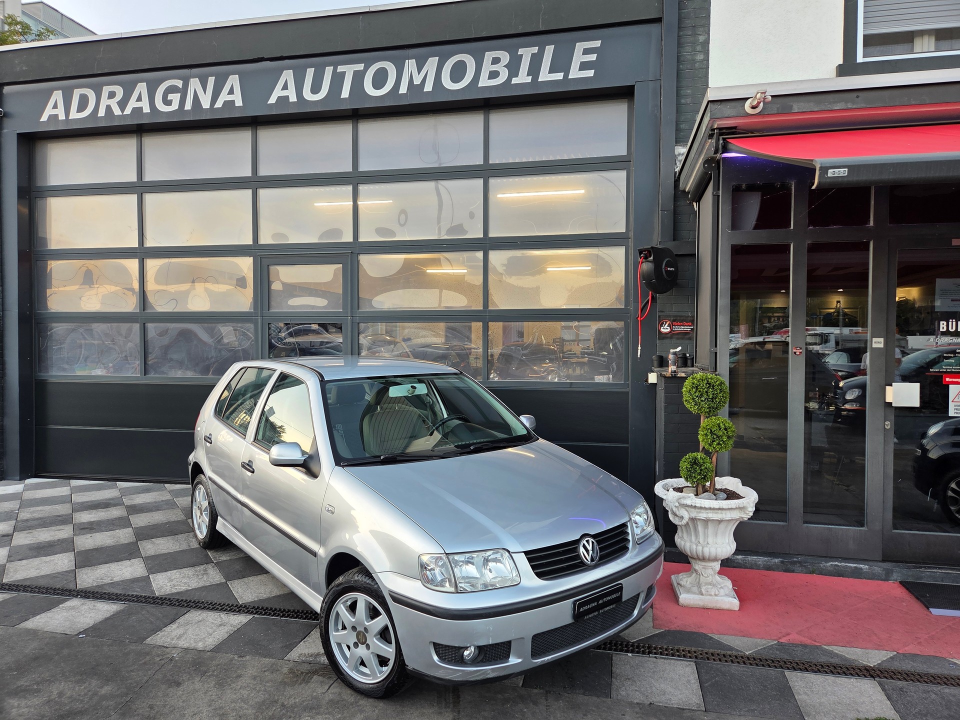 VW Polo 1.4 16V Comfortline Automat-showroom-element-1