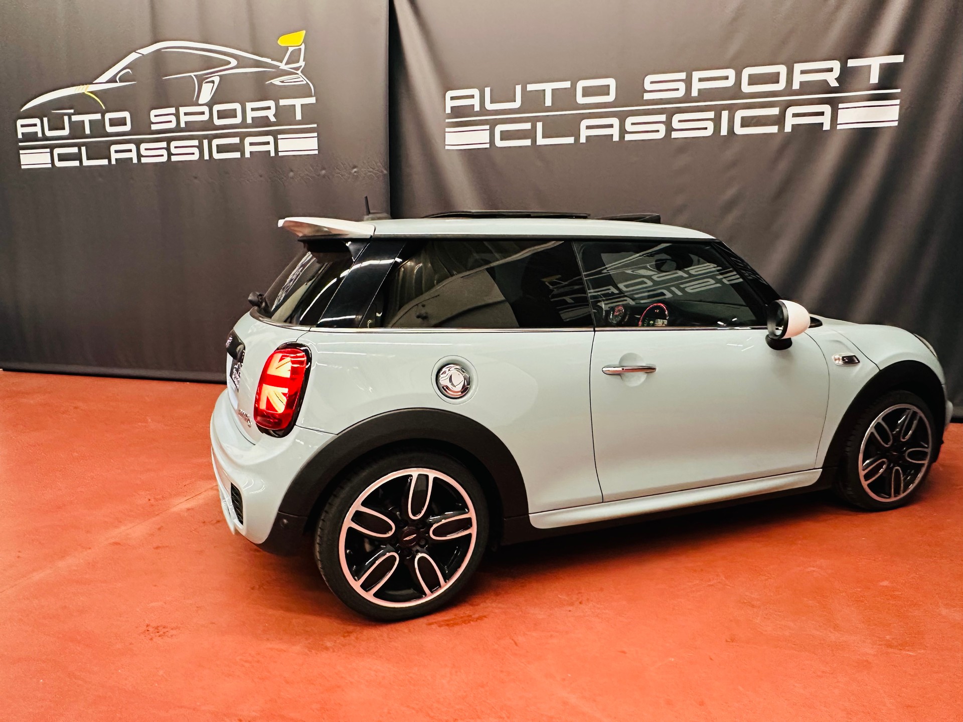 MINI Cooper S Steptronic DKG ICE BLUE EXCLUSIVE-image-14