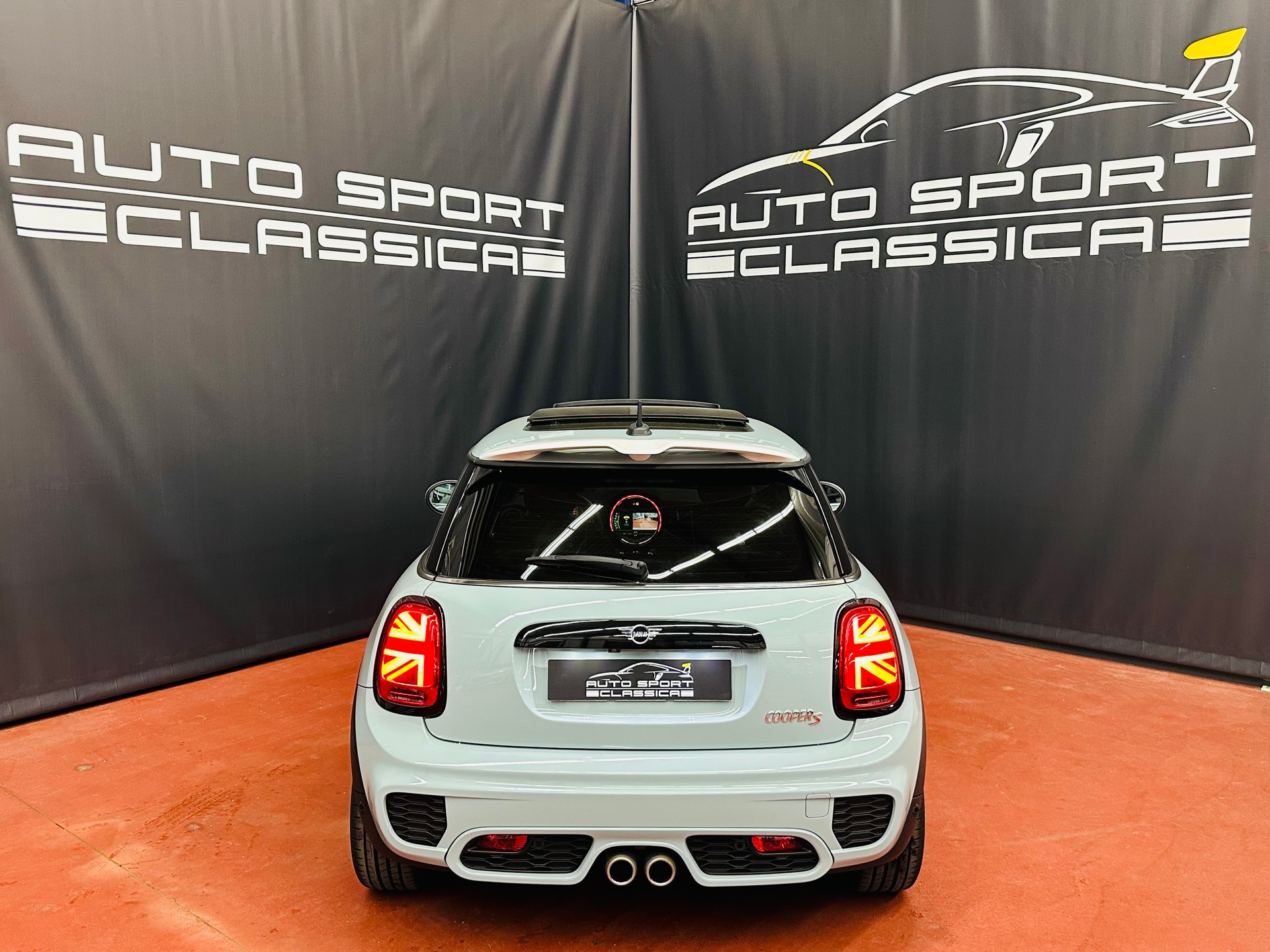 MINI Cooper S Steptronic DKG ICE BLUE EXCLUSIVE-image-4