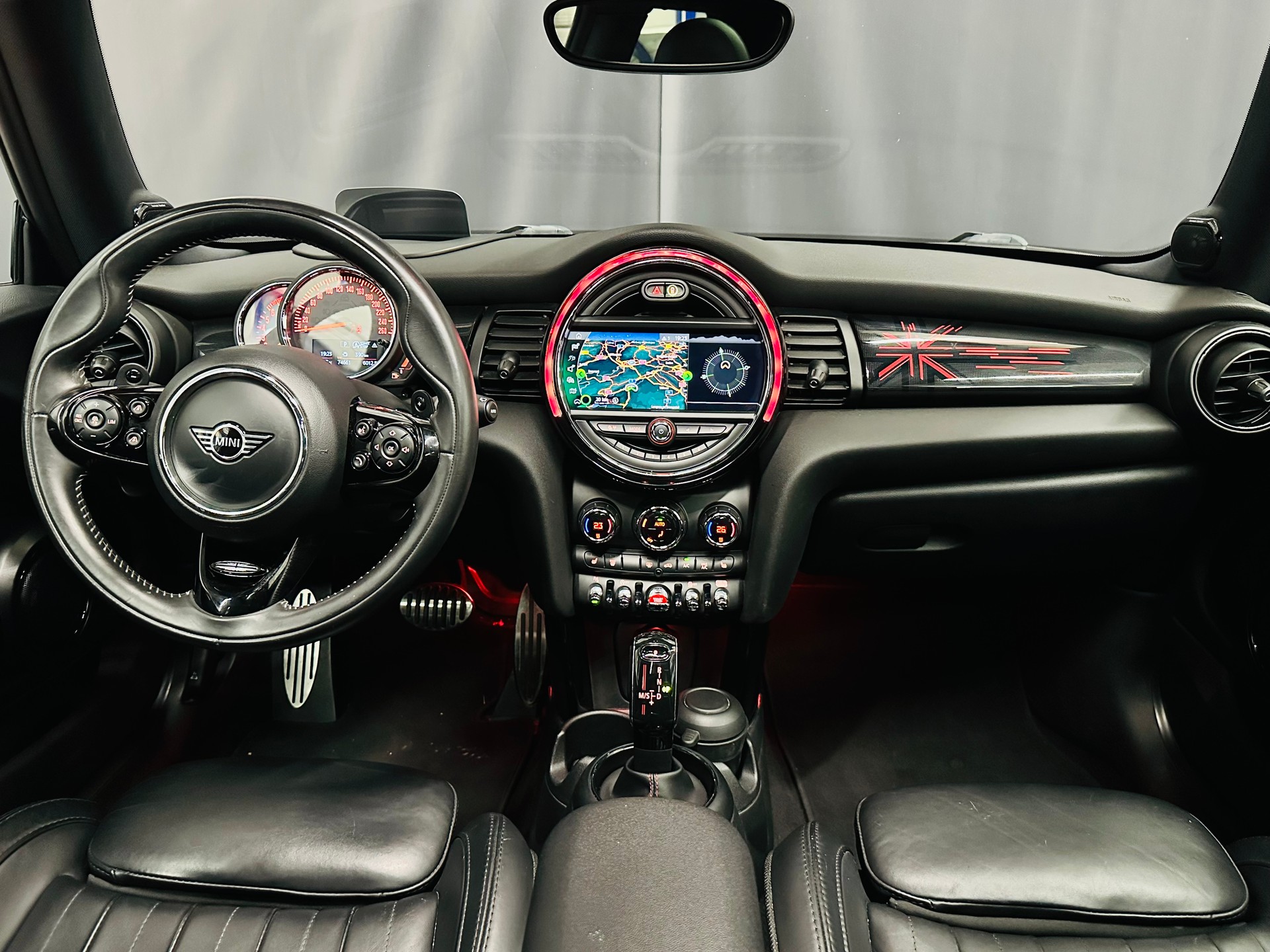 MINI Cooper S Steptronic DKG ICE BLUE EXCLUSIVE-image-11