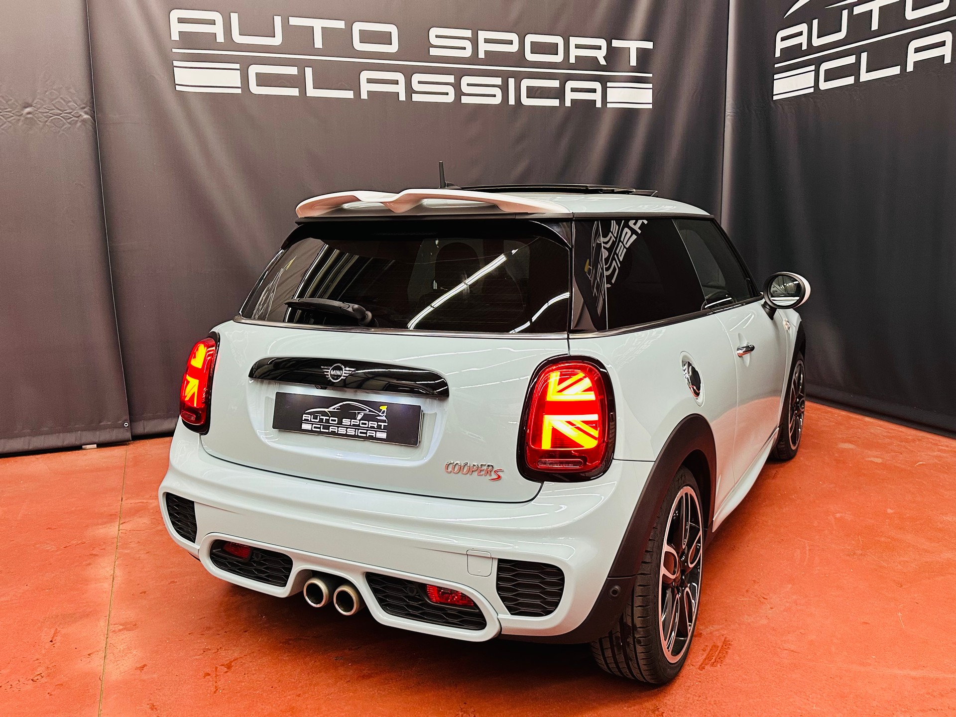 MINI Cooper S Steptronic DKG ICE BLUE EXCLUSIVE-image-5