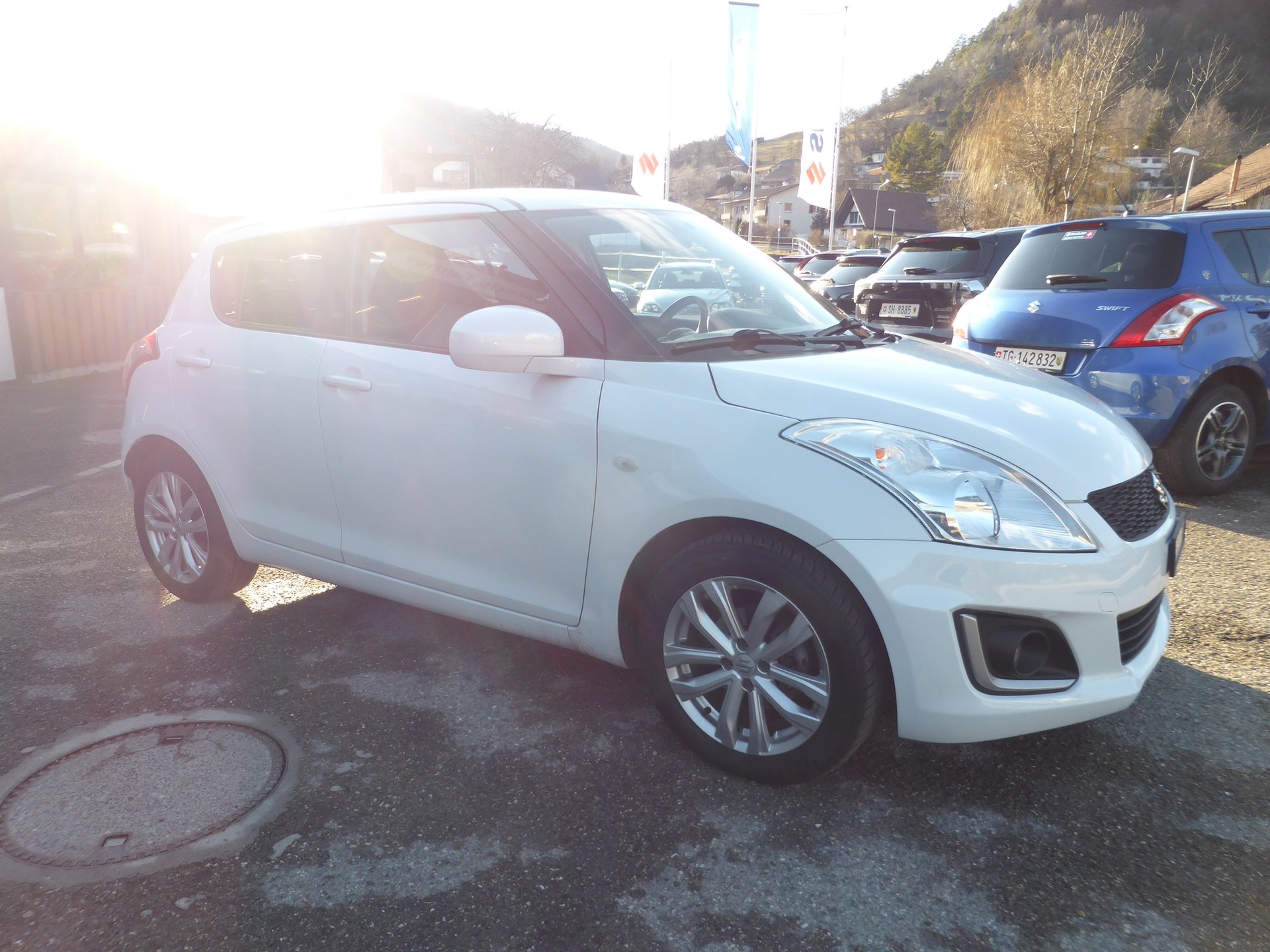 SUZUKI Swift 1.2i 16V Compact Top Automatic-image-3